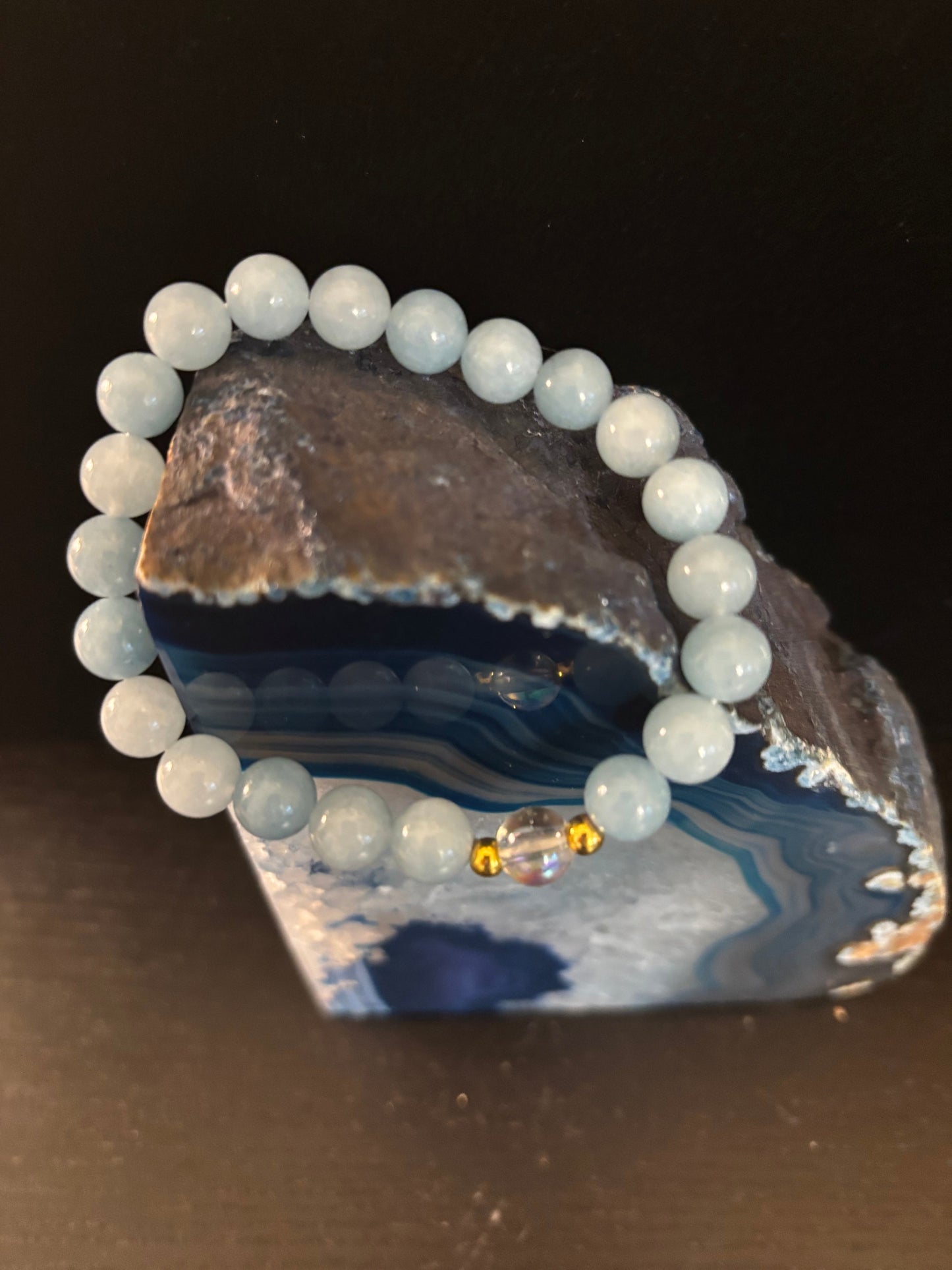 Coraje - Pulsera de cuentas de aguamarina y cristal blanco