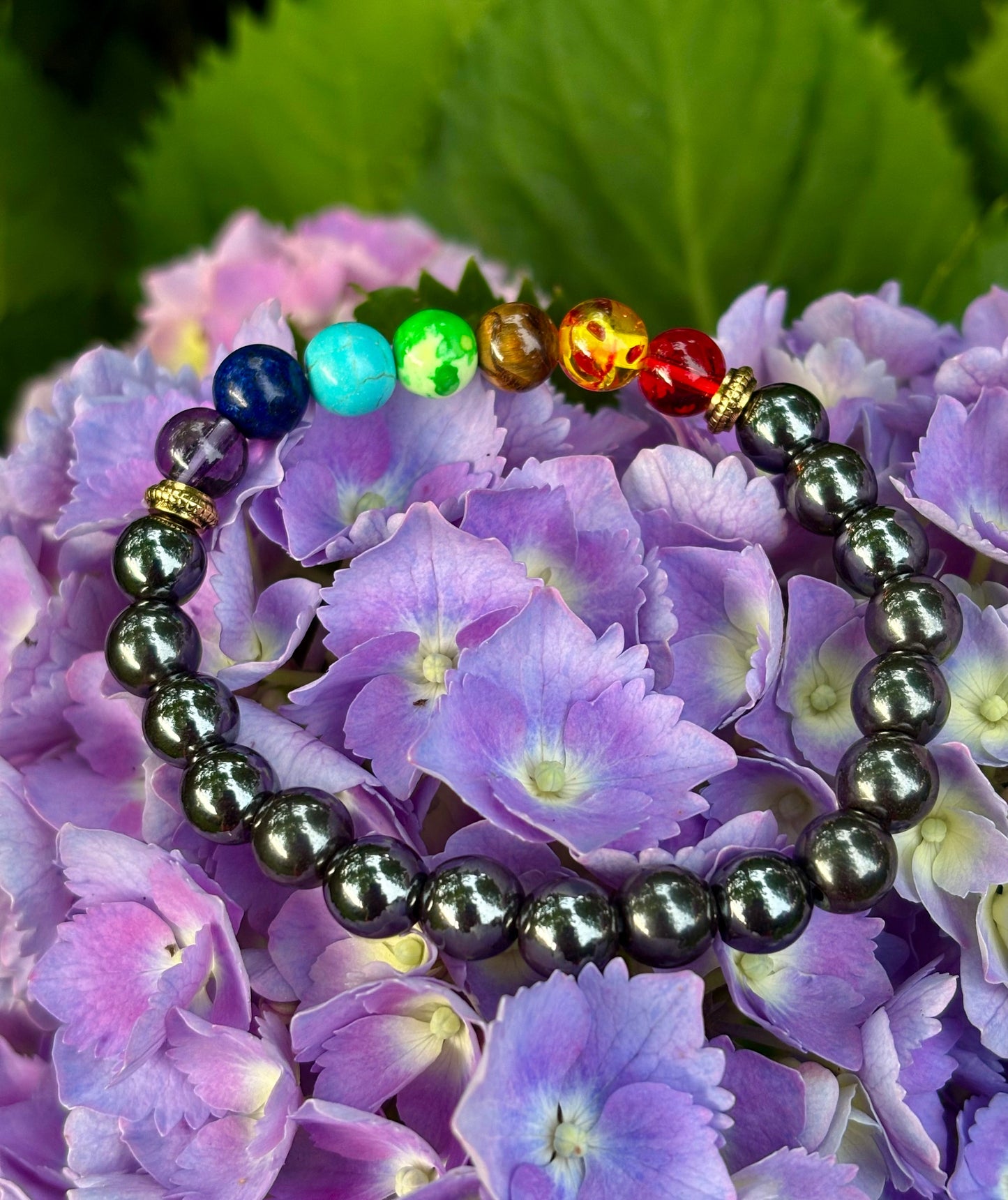 Pulsera con infusión de reiki para la curación de los chakras con hematita - Enraizamiento, protección y equilibrio