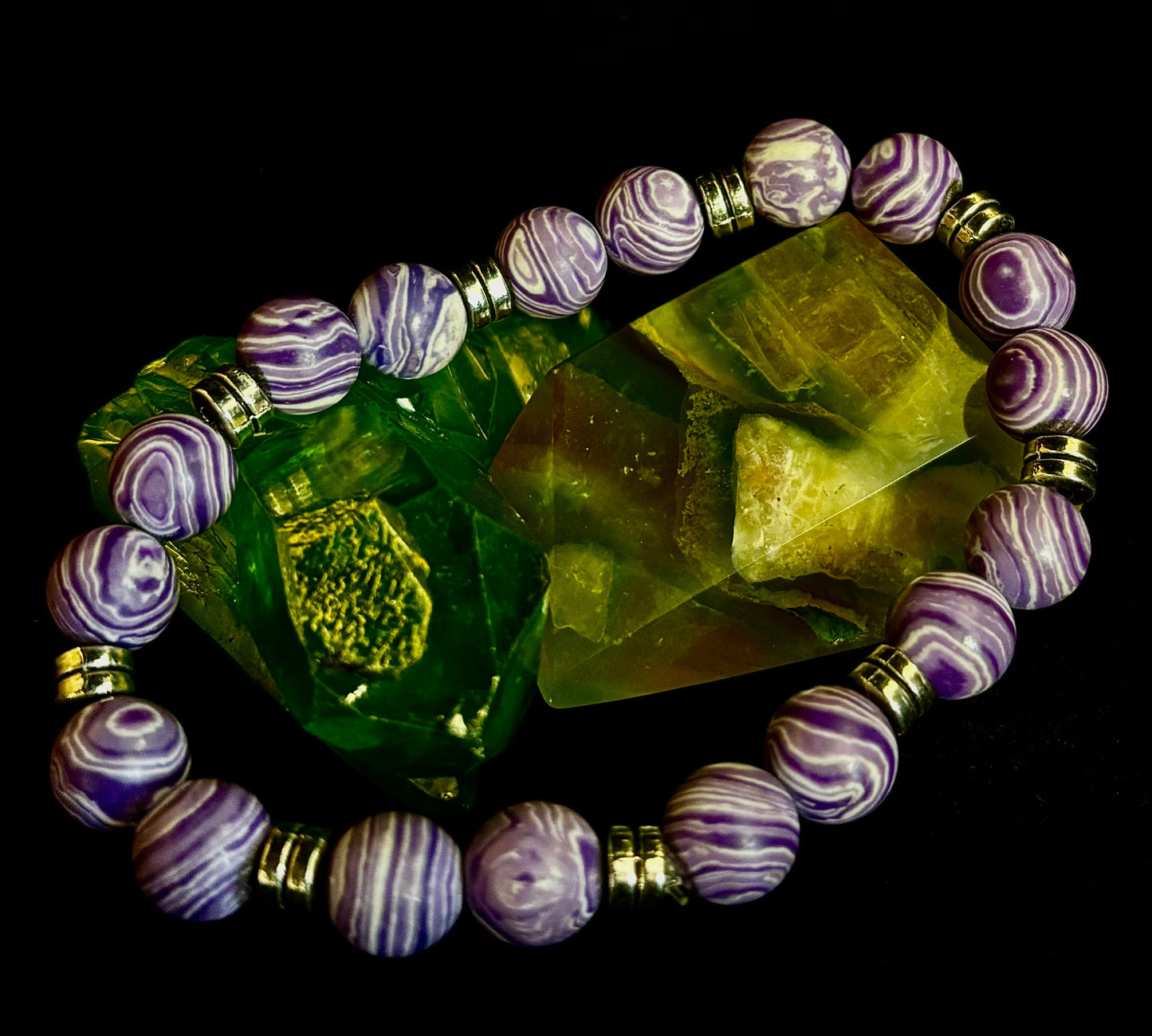 Pulsera Artesanal de Malaquita Morada - 8"-8.5" - Para Muñecas Grandes y Extra Grandes
