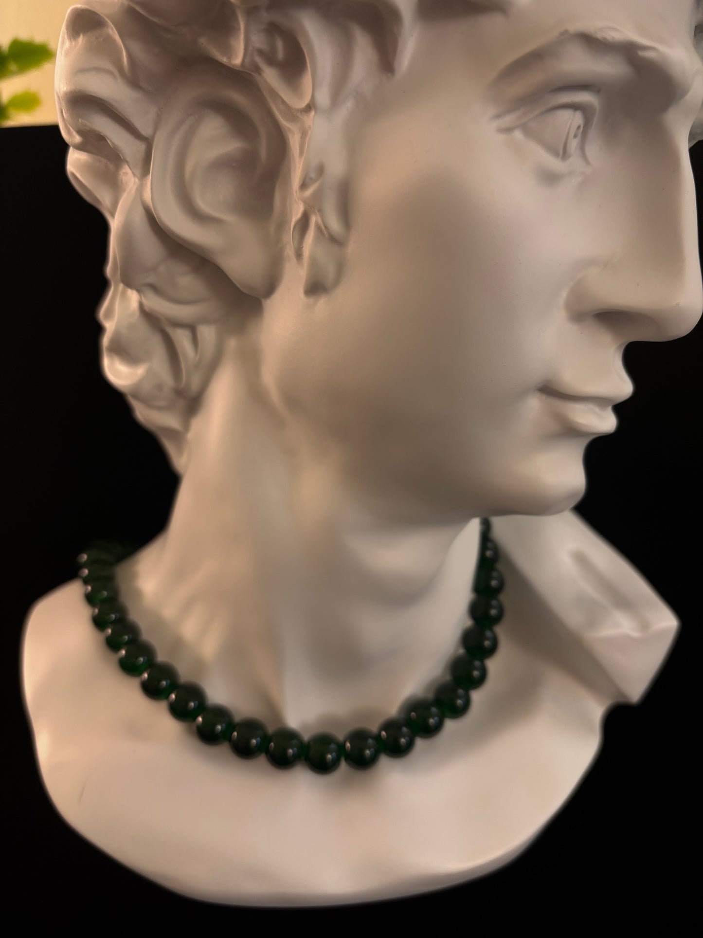 Gargantilla de cuentas verde esmeralda de 8 mm – Atrevida, Atemporal y Vibrante 💚✨