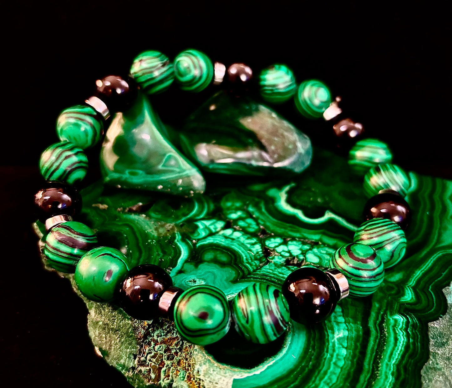 Malaquita verde intenso y ónix negro (7.5" - 8.5") Muñecas grandes y extragrandes