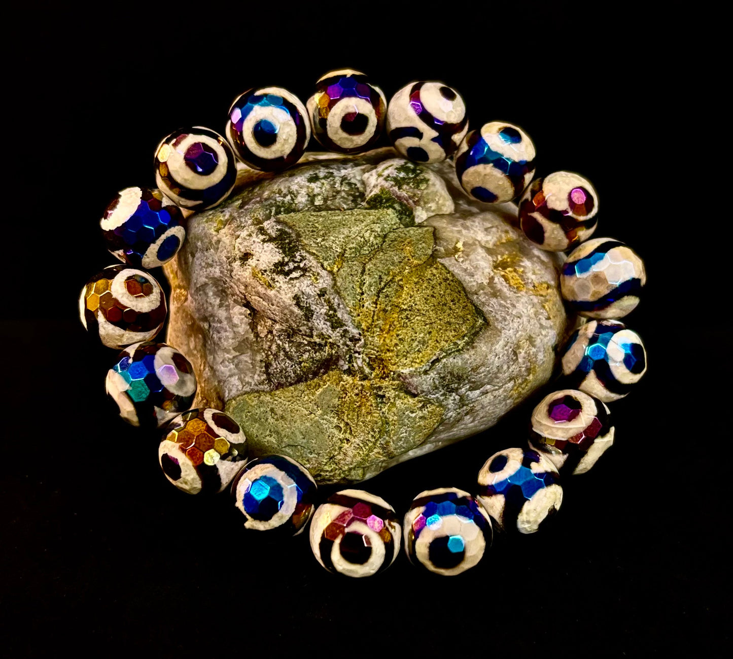 Pulsera de ojo turco de ágata mexicana — Pulsera de cuentas de ágata natural extraída de la tierra inspirada en Puerto Vallarta (12 mm, para muñecas medianas a grandes)
