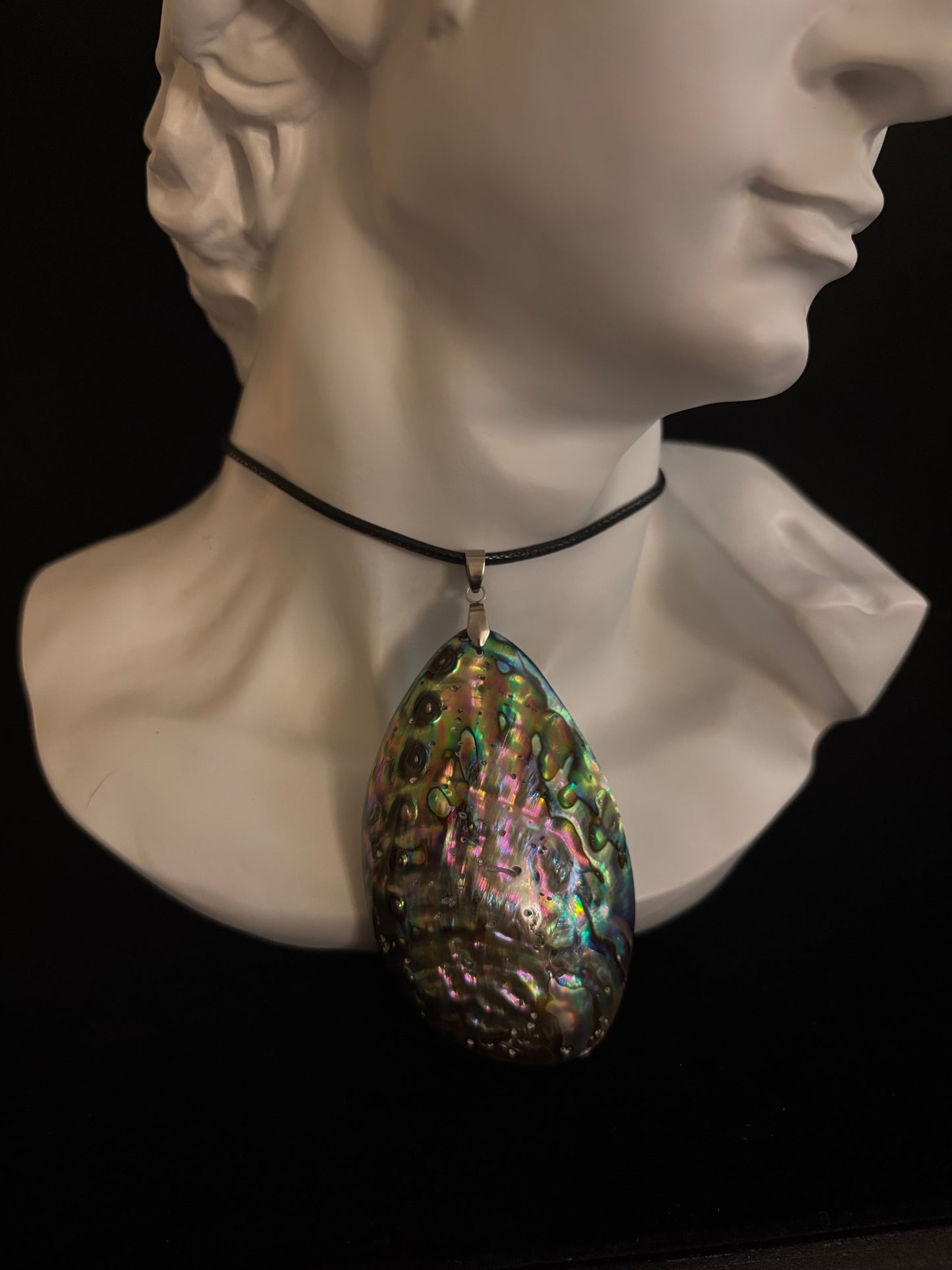 Collar Colgante Bordeado en Cobre con Concha Natural de Abulón