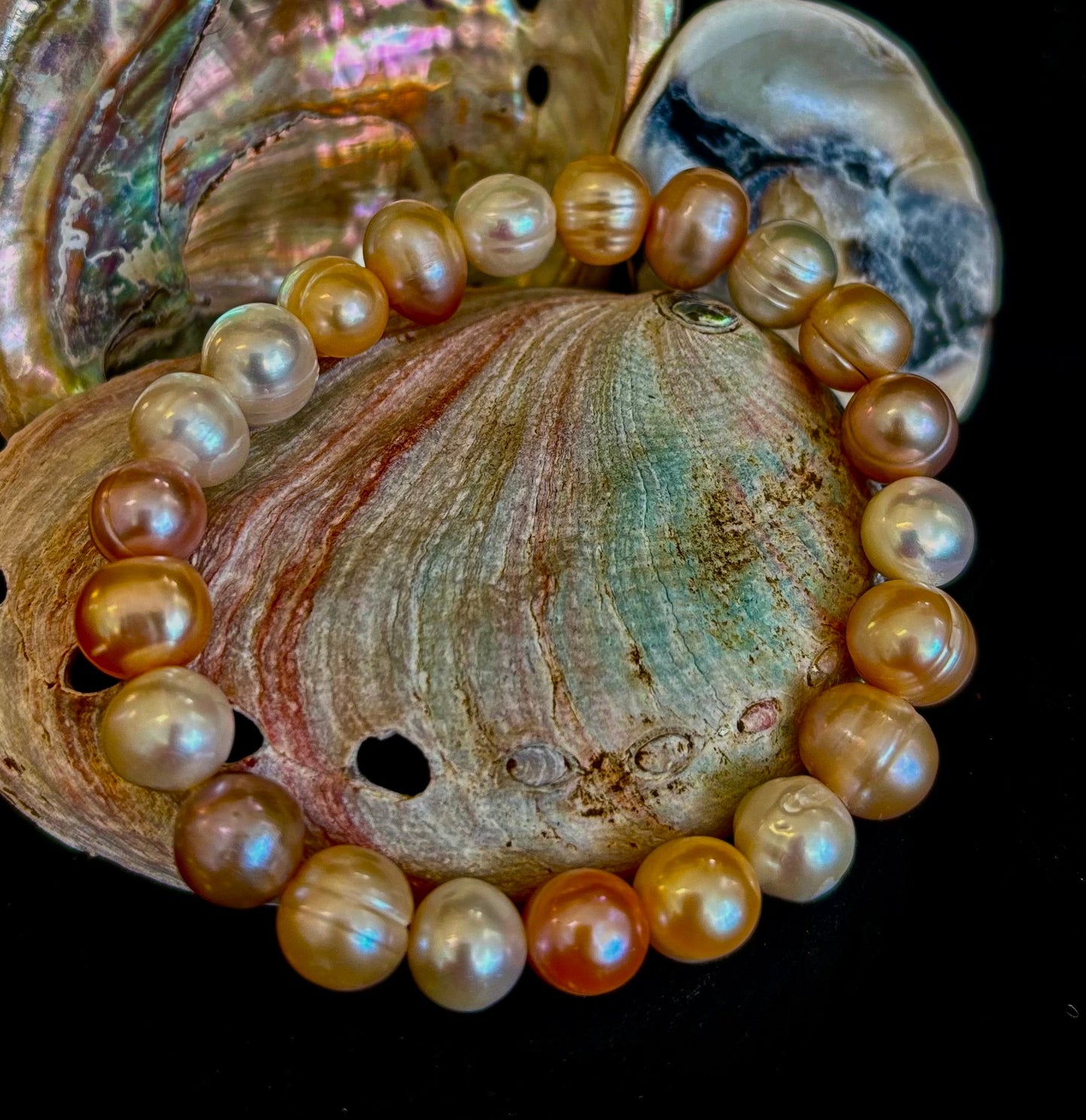 Pulsera elástica de perlas cultivadas de agua dulce — Pulsera de perlas barrocas multicolor para muñecas medianas