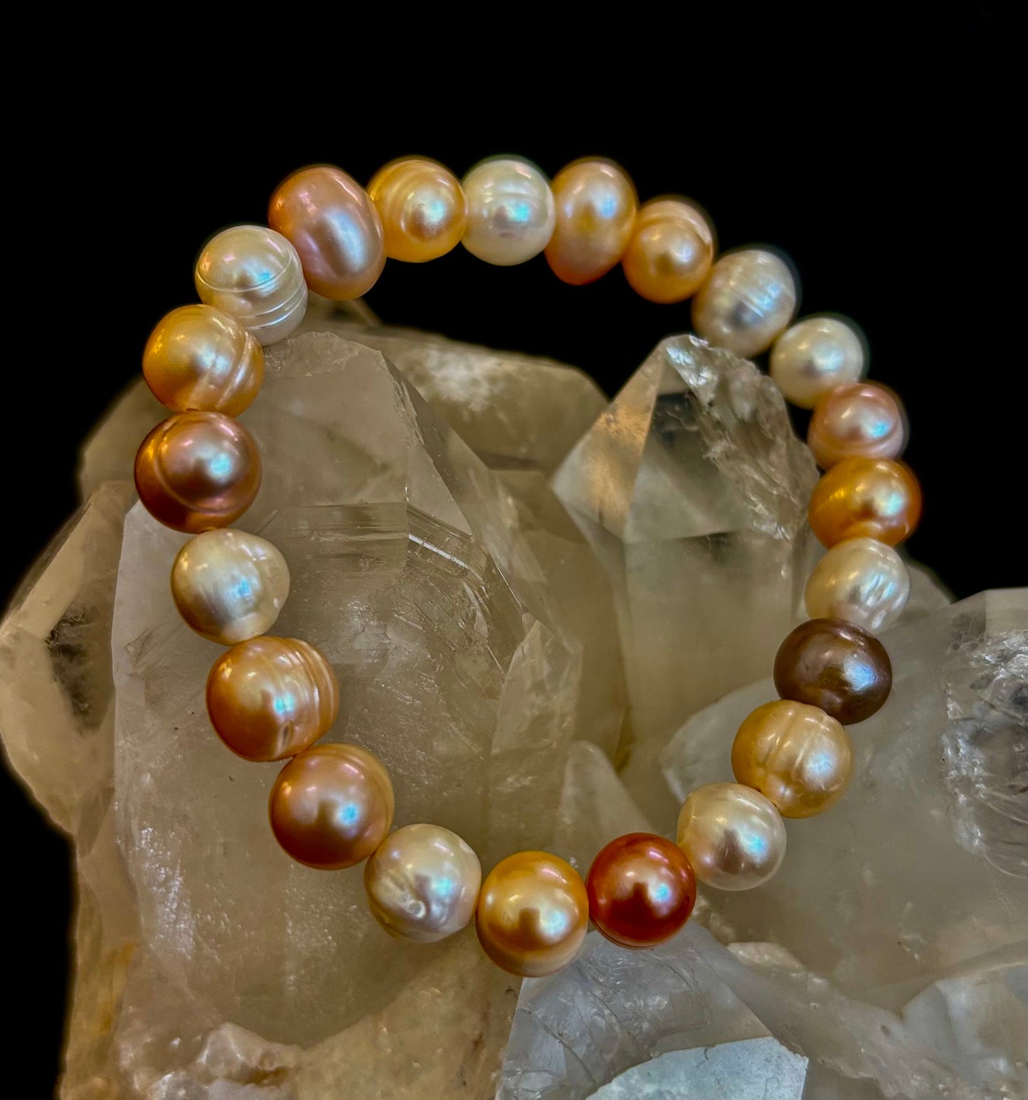 Pulsera elástica de perlas cultivadas de agua dulce — Pulsera de perlas barrocas multicolor para muñecas medianas