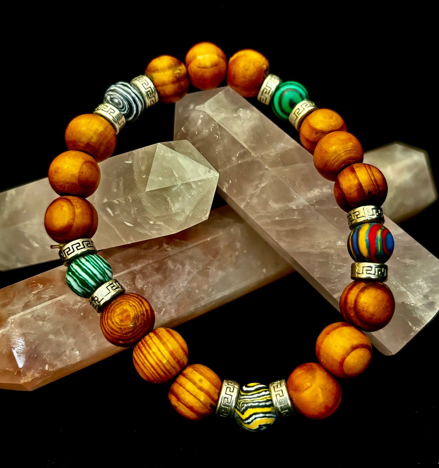Madera de Palma de Coco con Piedras Naturales Mixtas (Muñecas XL de 8.5"-9.5")