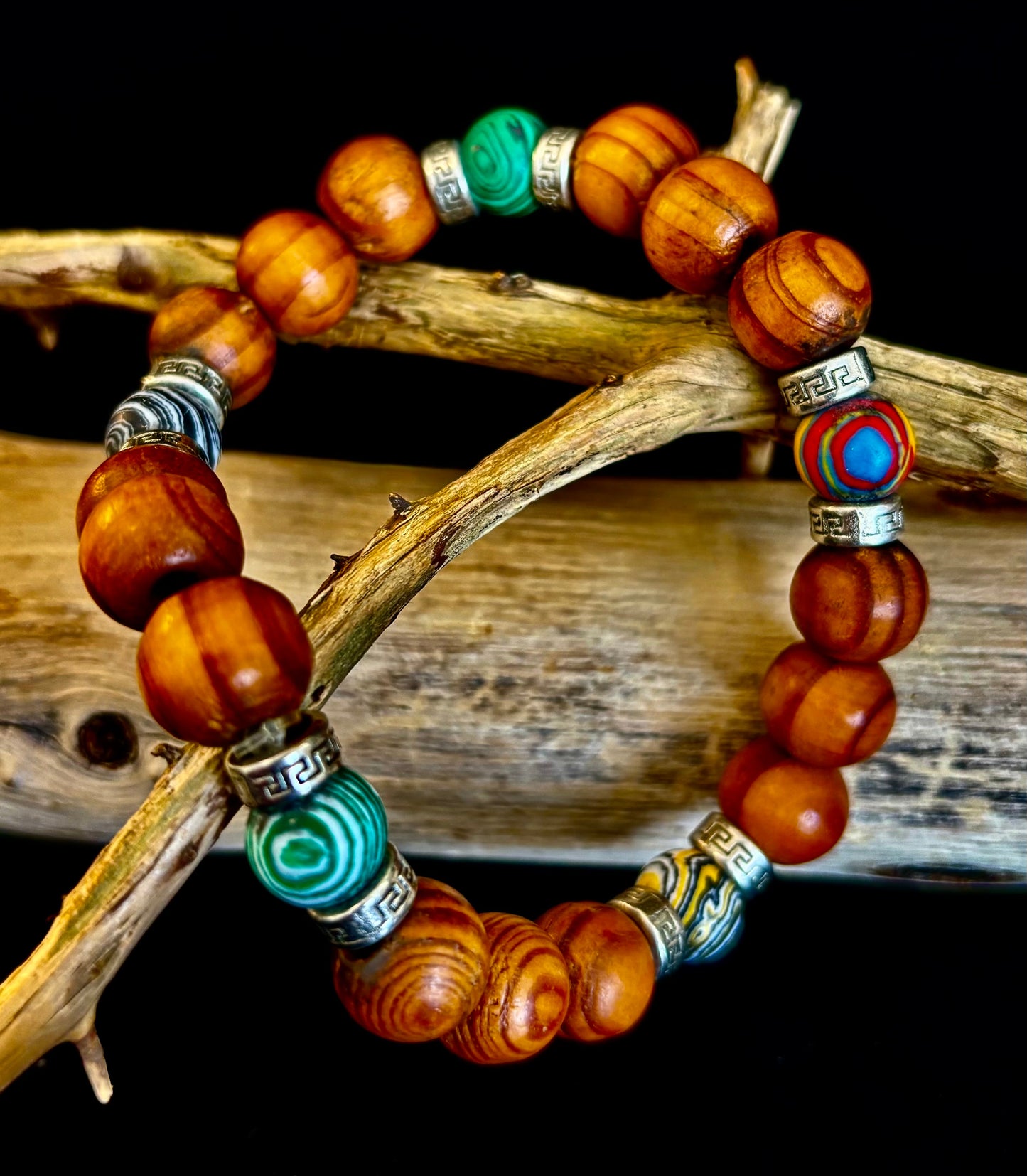 Madera de Palma de Coco con Piedras Naturales Mixtas (Muñecas XL de 8.5"-9.5")