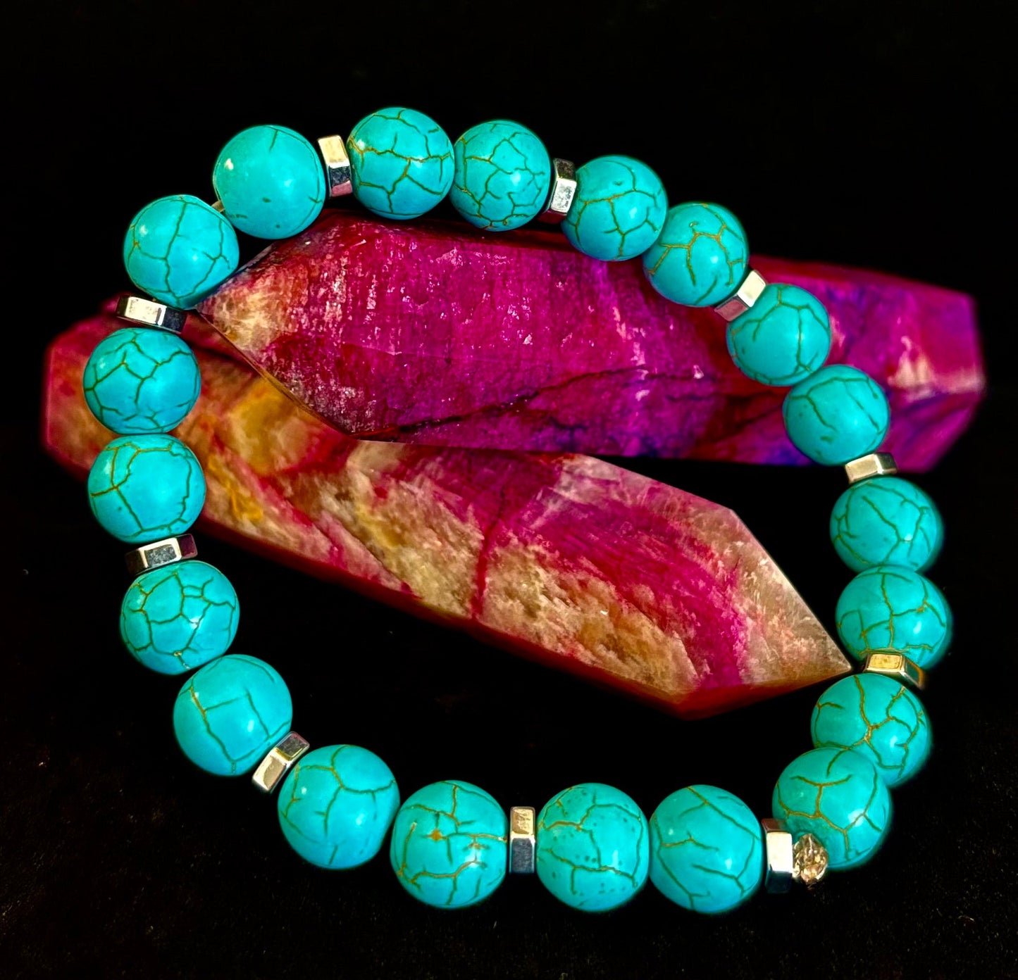 Pulsera de Howlita Turquesa con Separadores de Plata — Hecha a Mano en Puerto Vallarta — Pulsera Elástica de Piedra Natural Calmante (6.75"–7.5" Muñecas Medianas a Grandes)