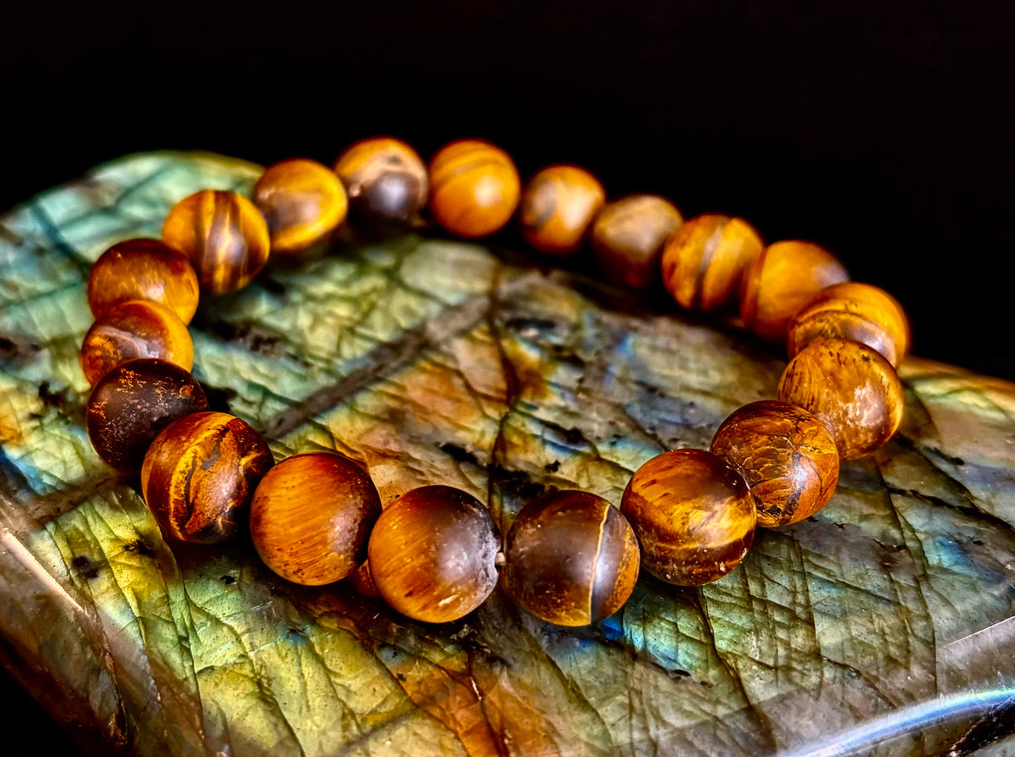 Pulsera Ojo de Tigre Mate — Pulsera elástica de Ojo de Tigre Genuino de 10 mm para Fuerza y Protección