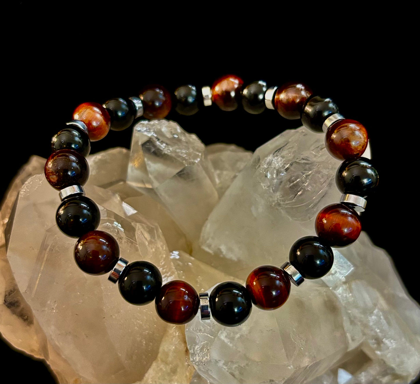 Pulsera energética Ojo de Tigre y Ónix Negro — Hecha a mano en Puerto Vallarta, México — Pulsera de piedras de protección y confianza para muñecas grandes