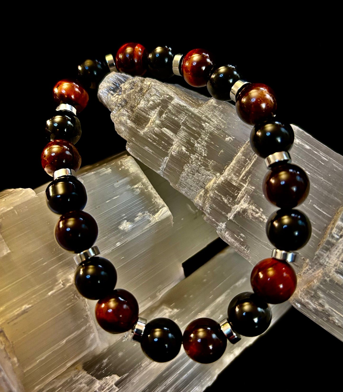 Pulsera energética Ojo de Tigre y Ónix Negro — Hecha a mano en Puerto Vallarta, México — Pulsera de piedras de protección y confianza para muñecas grandes