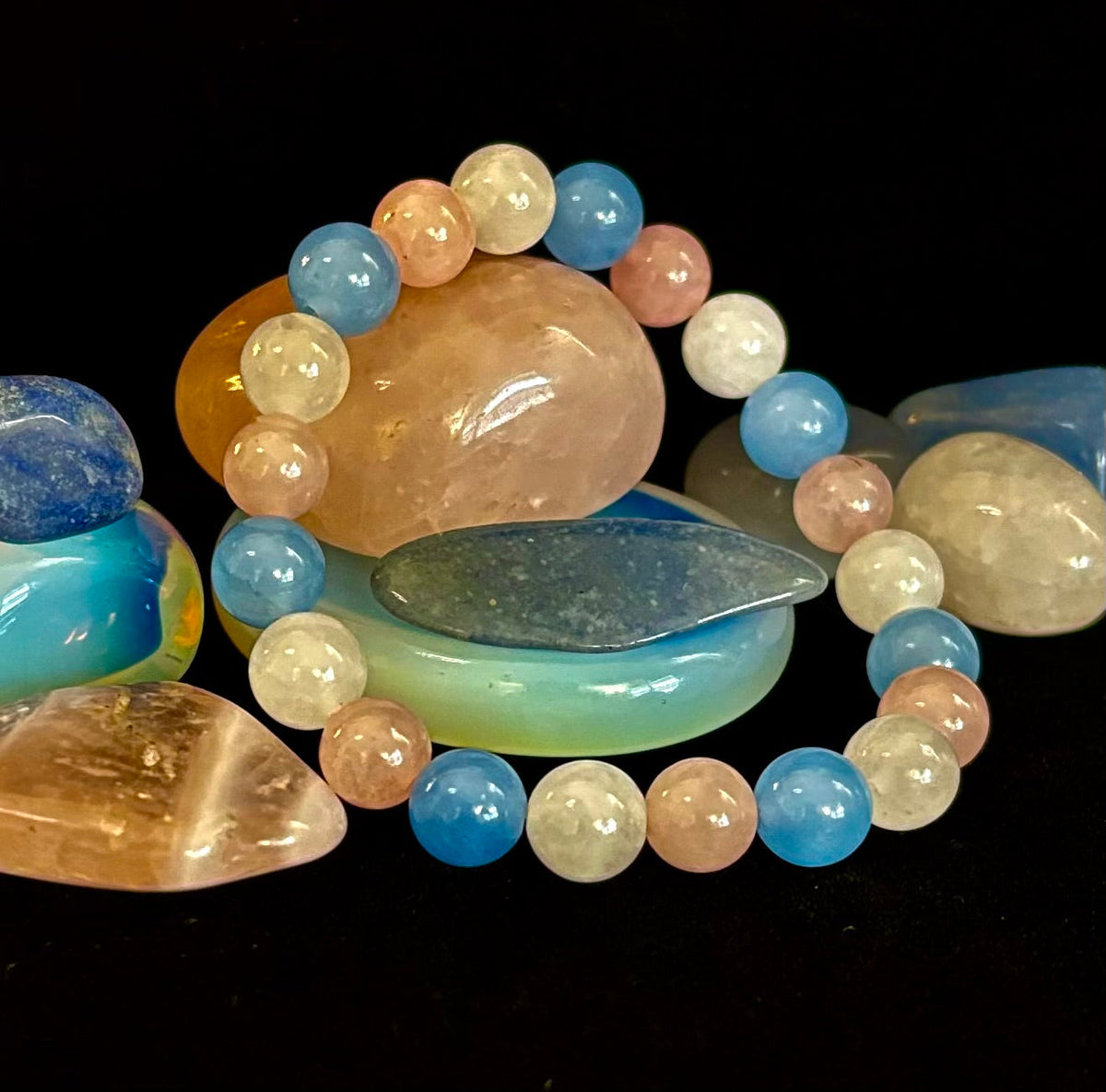 Pulsera Trans de Orgullo y Concientización – Cuentas Pulidas Rosas, Blancas y Azules