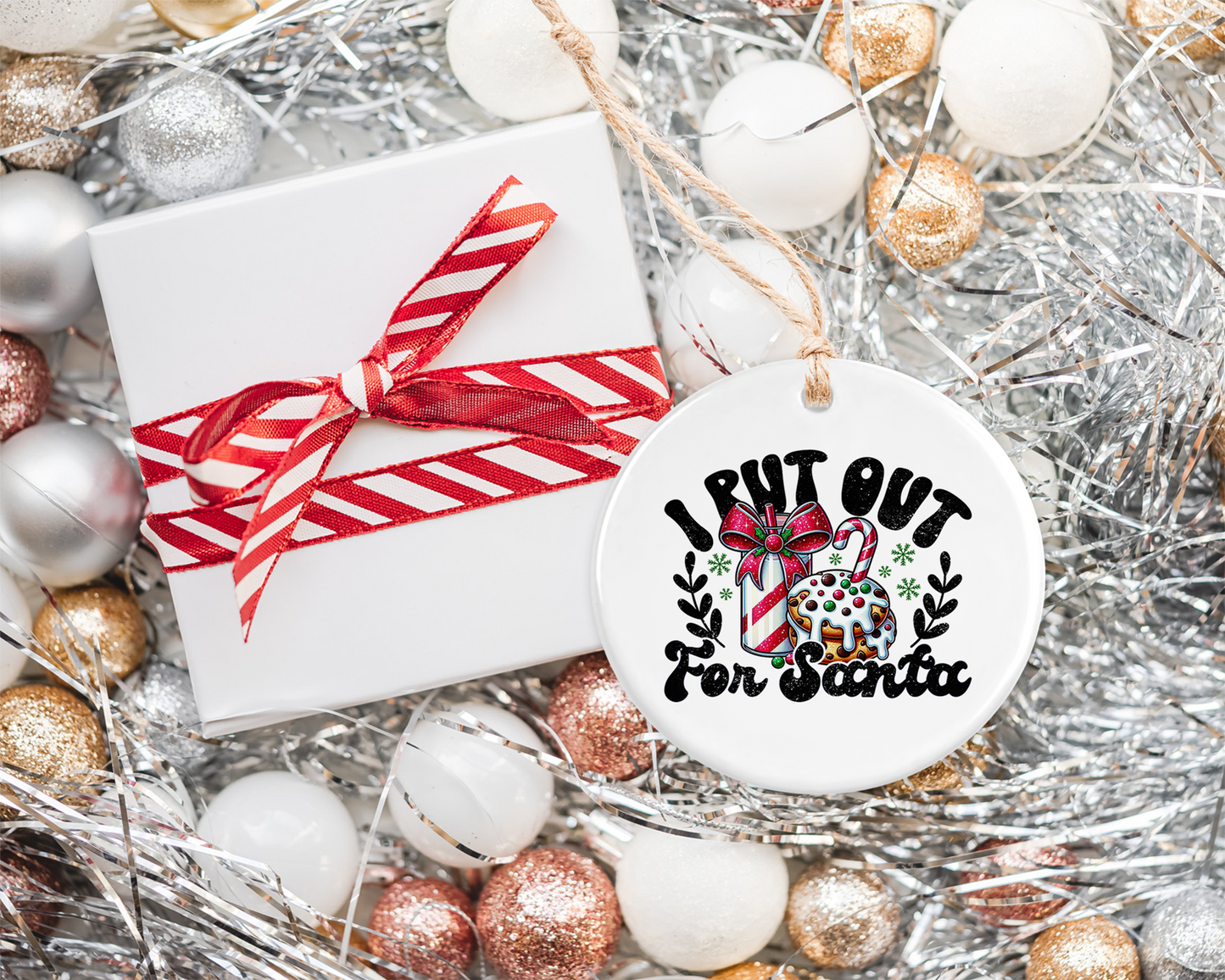 "I Put Out For Santa" Divertido adorno de cerámica – Decoración navideña atrevida