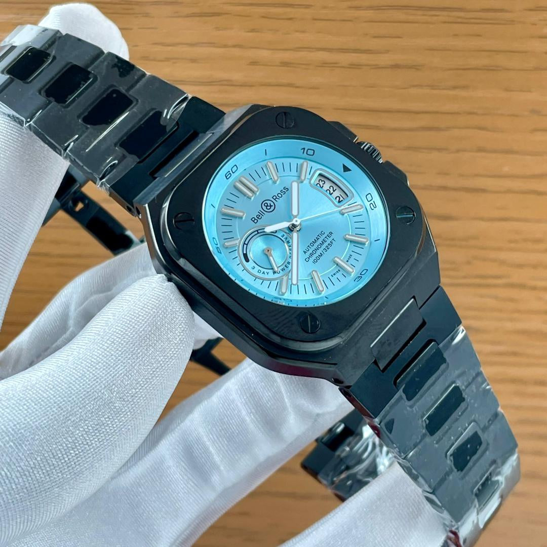 Bell & Ross Cronómetro de Esfera Azul Claro – Caja Negra Cuadrada y Brazalete de Acero para Hombre