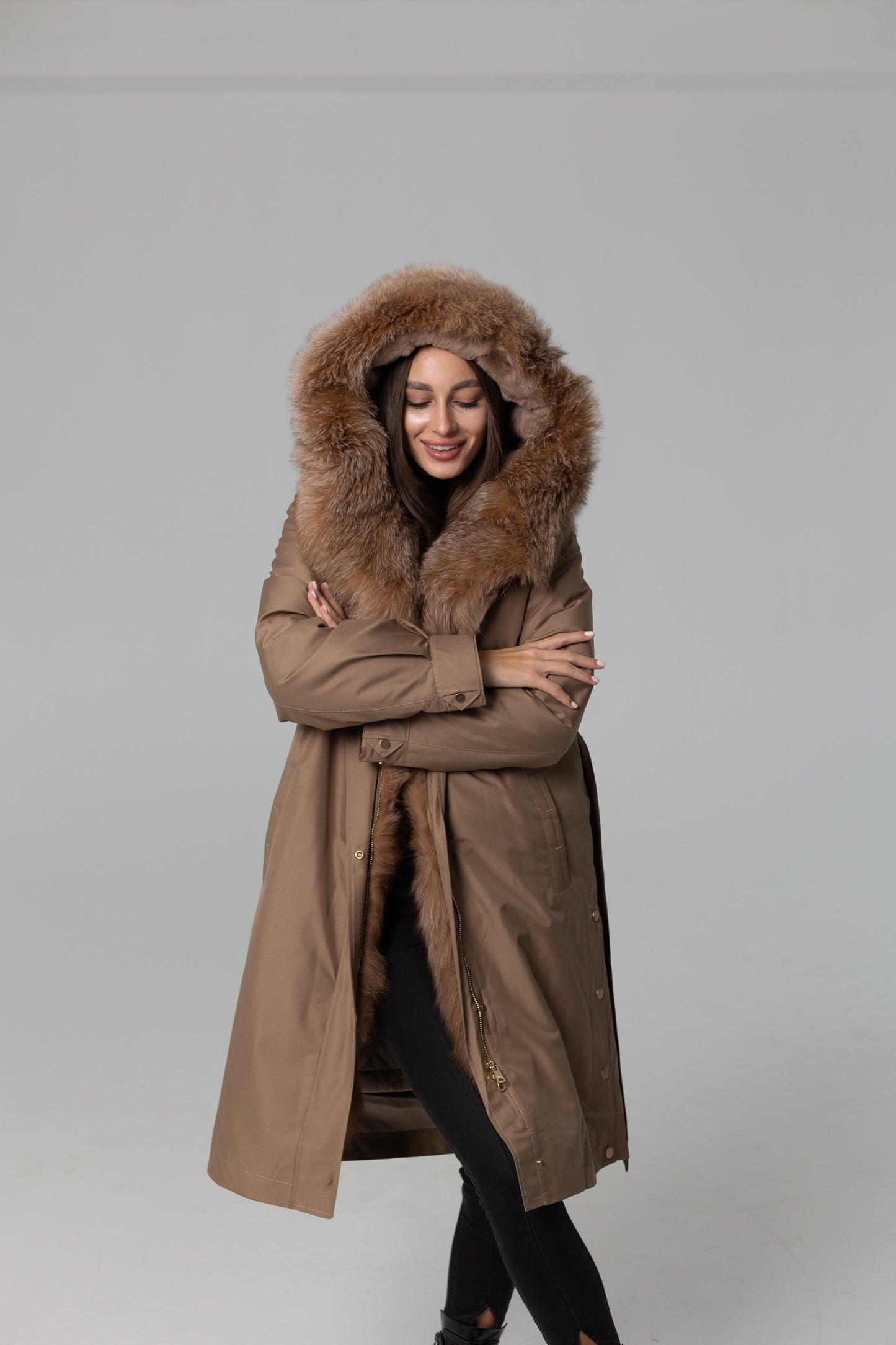 Parka aislante de piel de conejo con ribete de piel de zorro auténtica