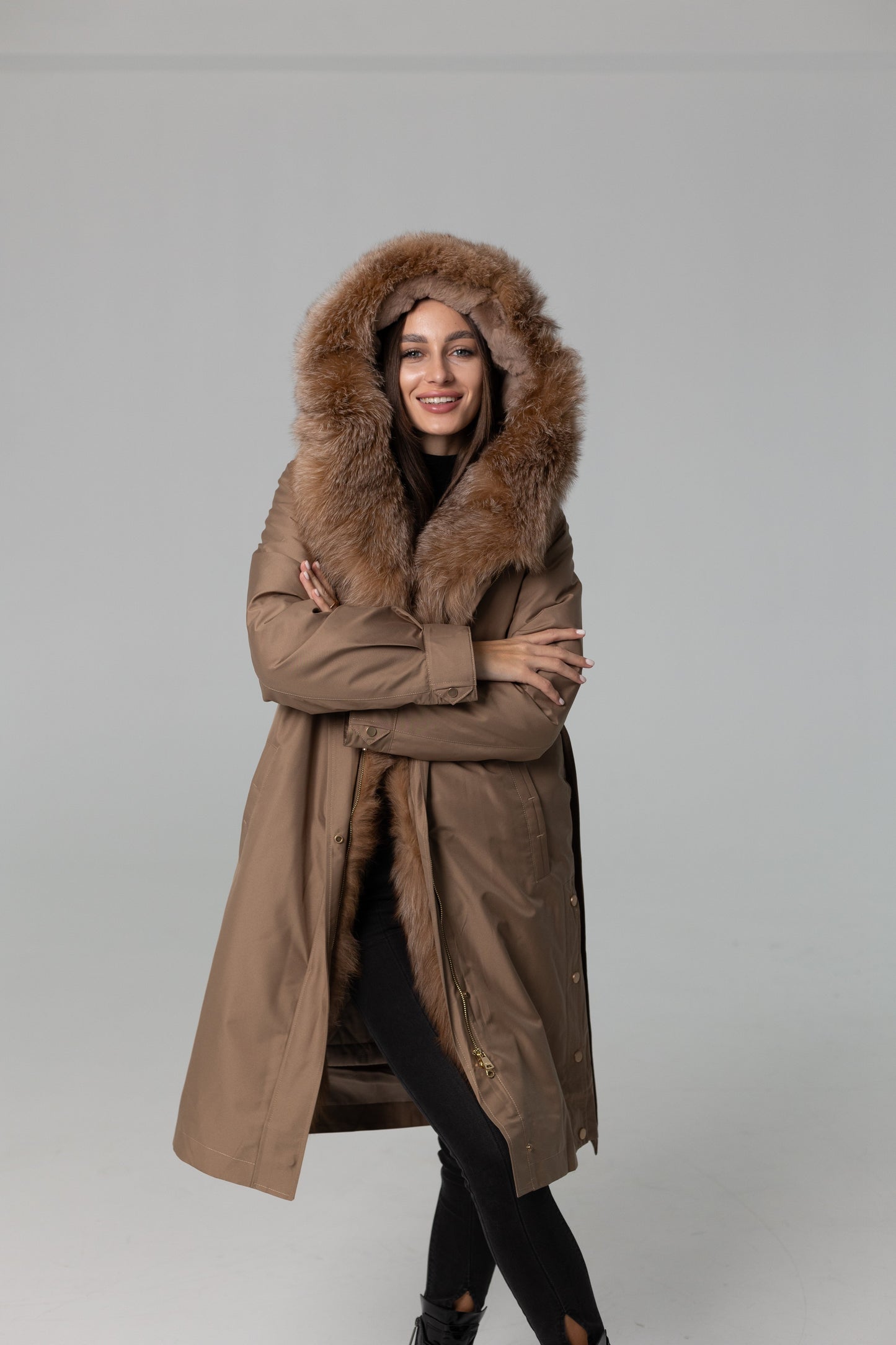 Parka aislante de piel de conejo con ribete de piel de zorro auténtica