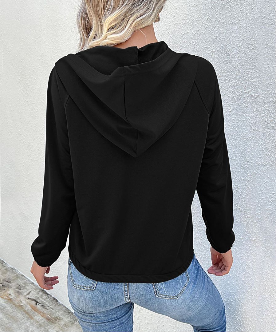 Sudadera con capucha y medio cierre de botones