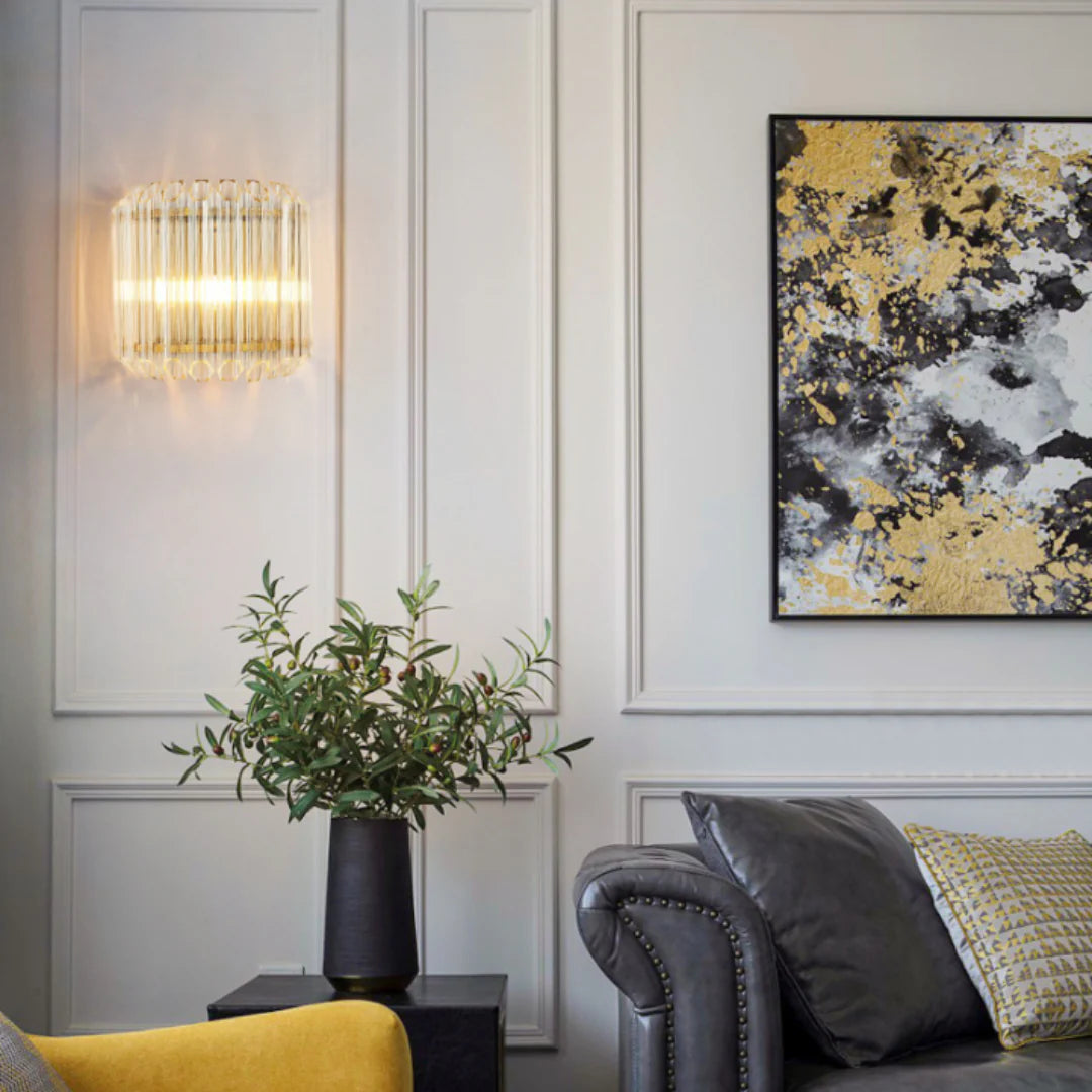 Aplique de pared moderno de latón con varillas de cristal