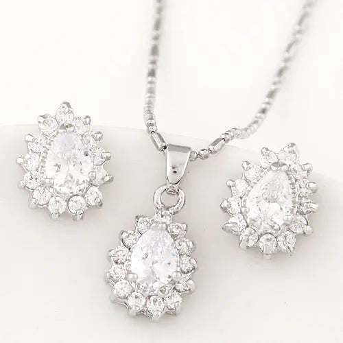 Conjunto de pendientes y collar de circonita de cristal coreano