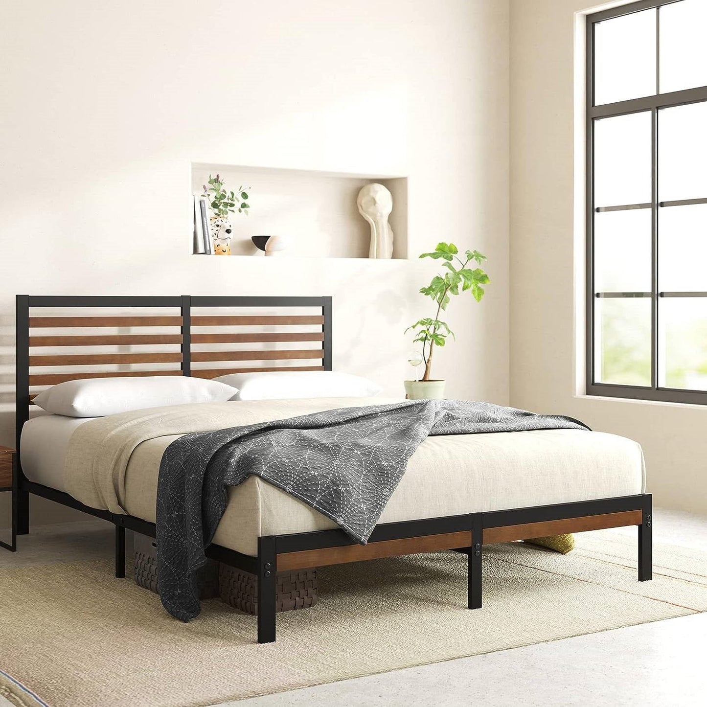 Base de cama con plataforma de metal tamaño queen con cabecero y piecero de madera de bambú