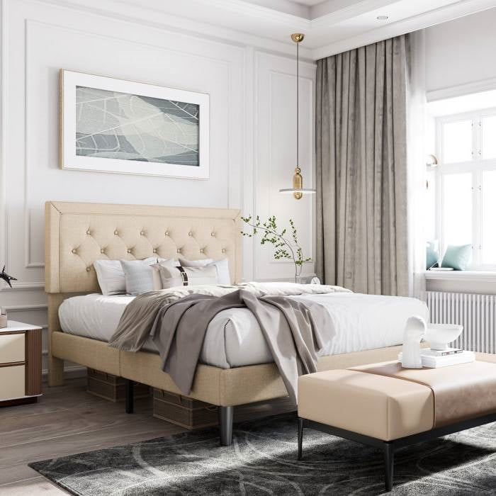 Base de cama tipo plataforma King con altura ajustable y cabecero tapizado en color beige