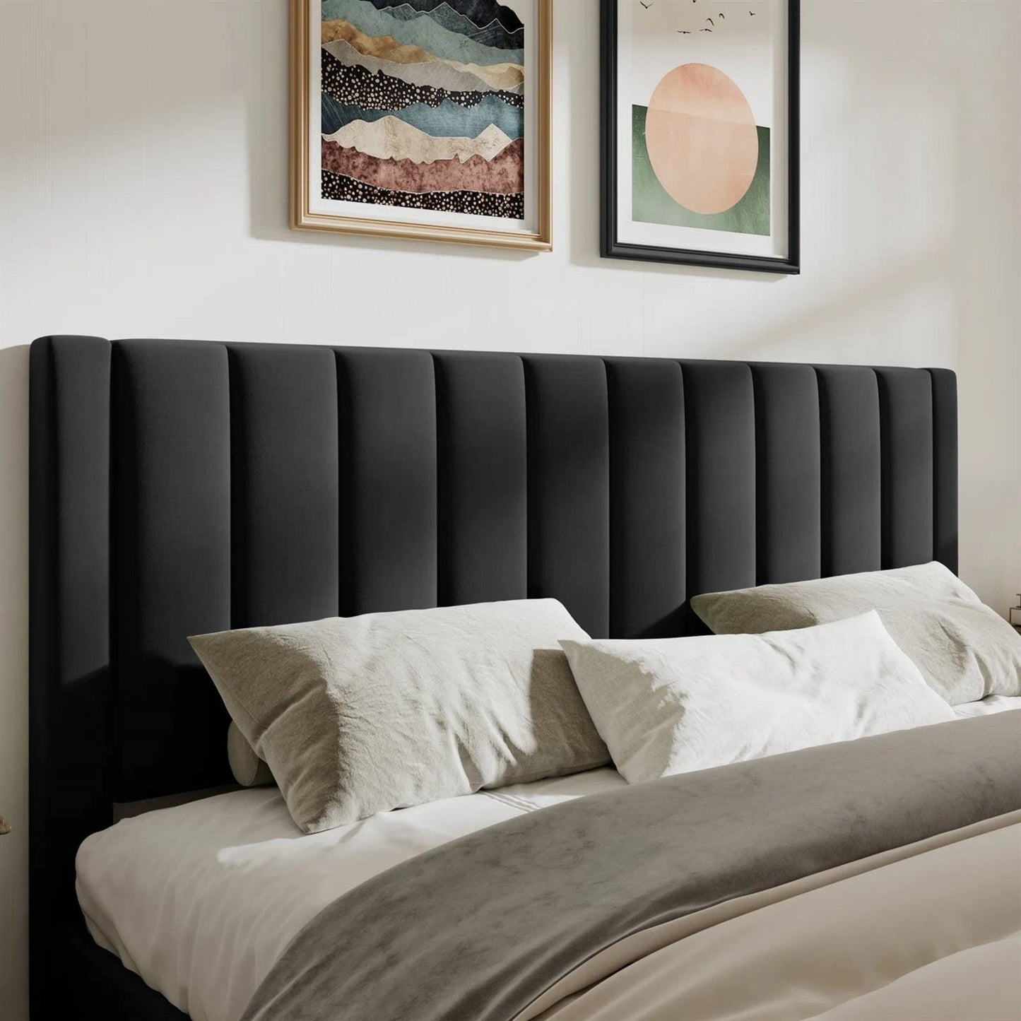 Cama moderna de plataforma tamaño King tapizada en terciopelo negro con cabecero