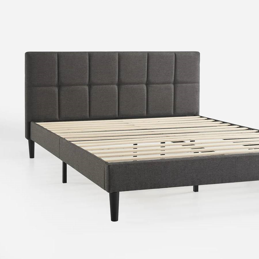 Estructura de cama plataforma tapizada gris tamaño King con cabecero acolchado