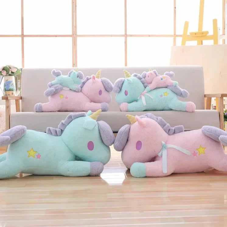 Peluche de unicornio en tonos pastel