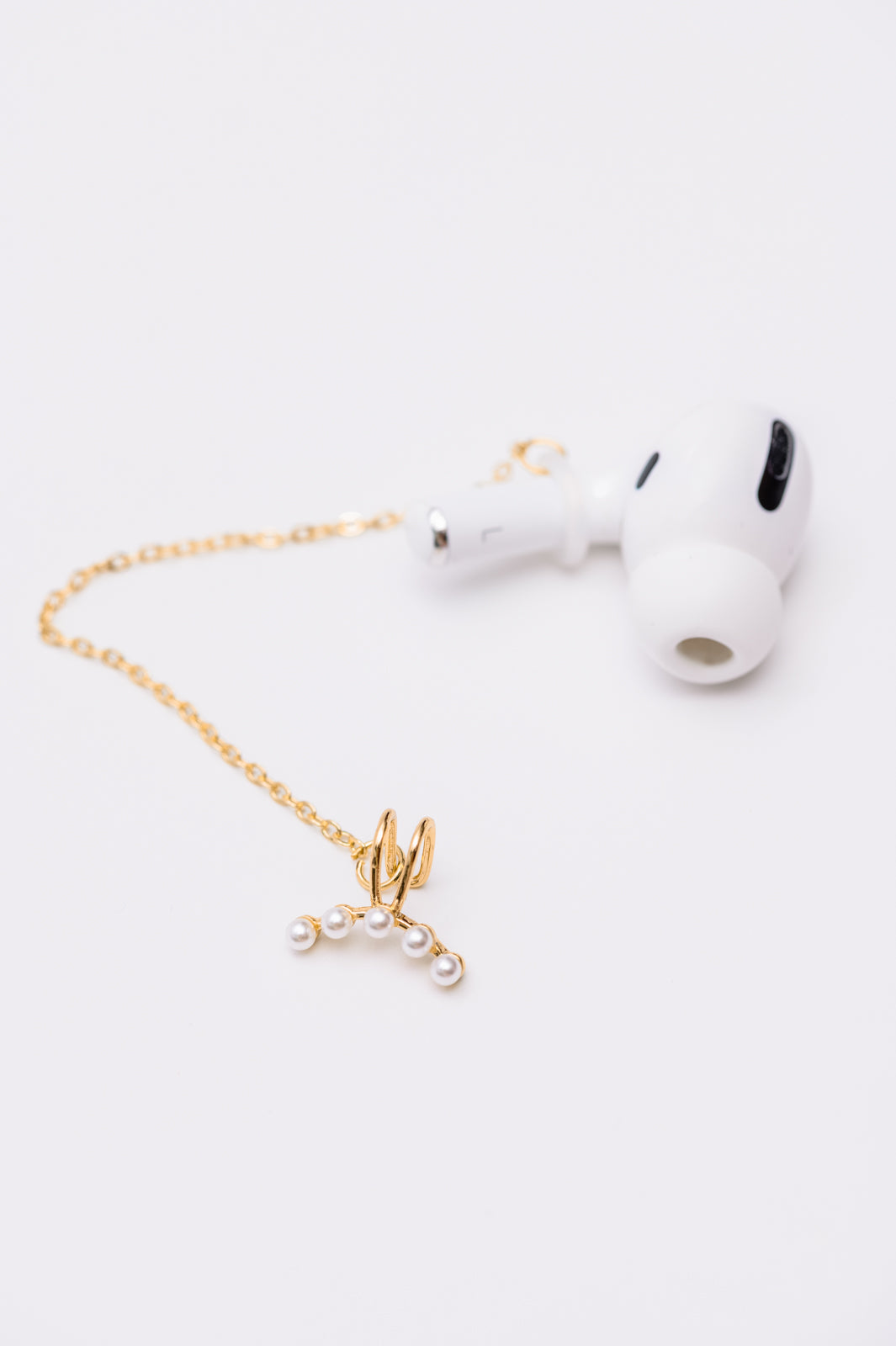 AirPods seguros con estos audífonos de gancho