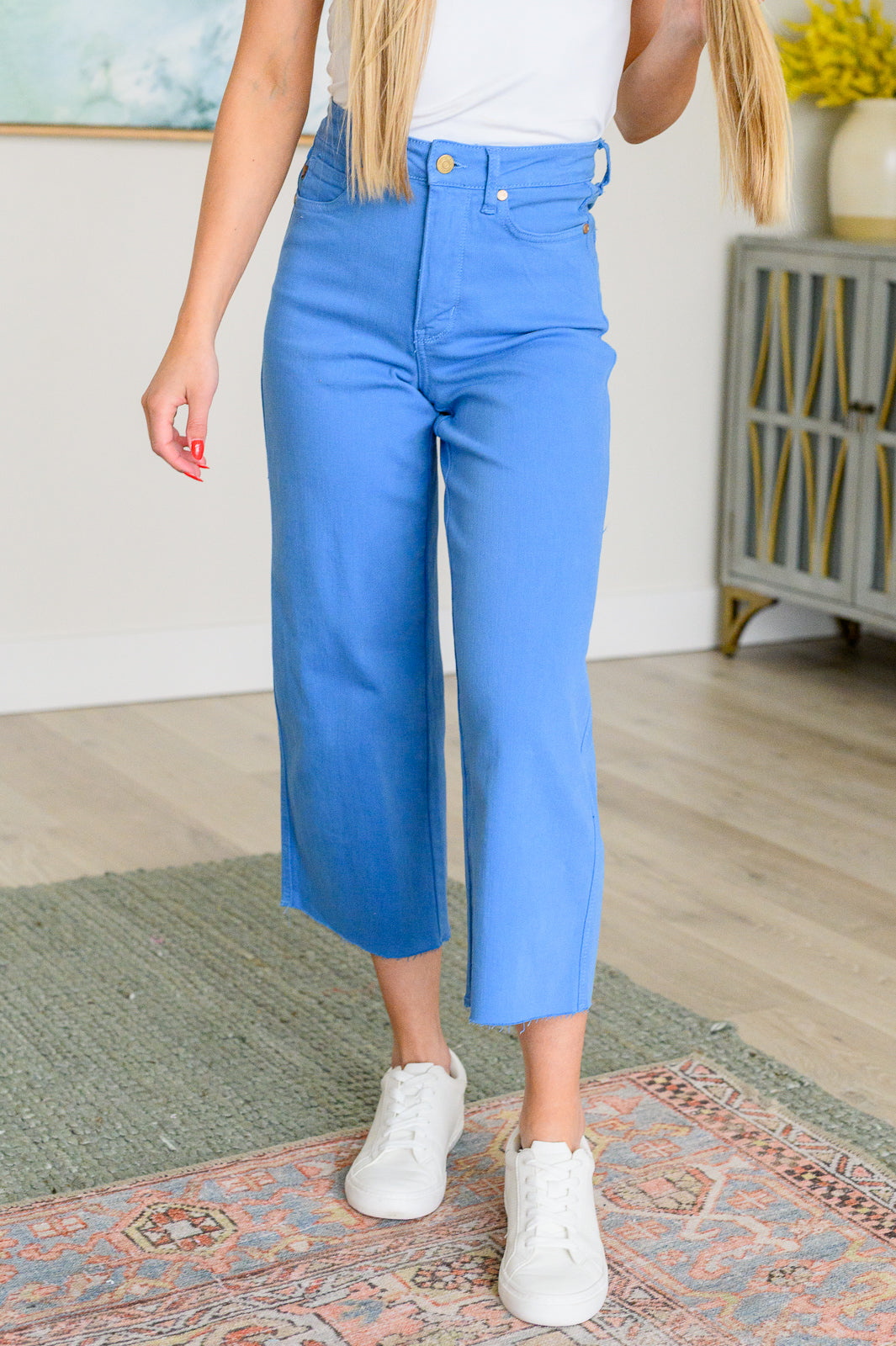 Vaqueros cropped Lisa de talle alto y pernera ancha con control de abdomen en azul cielo