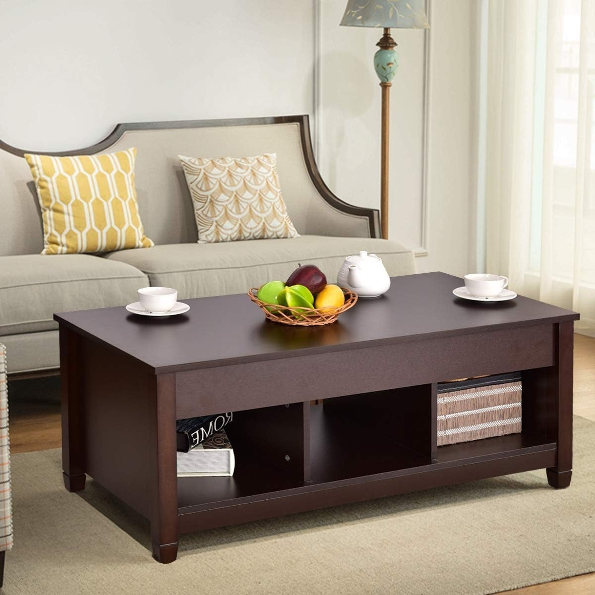 Mesa de centro elevable de madera marrón con almacenamiento oculto