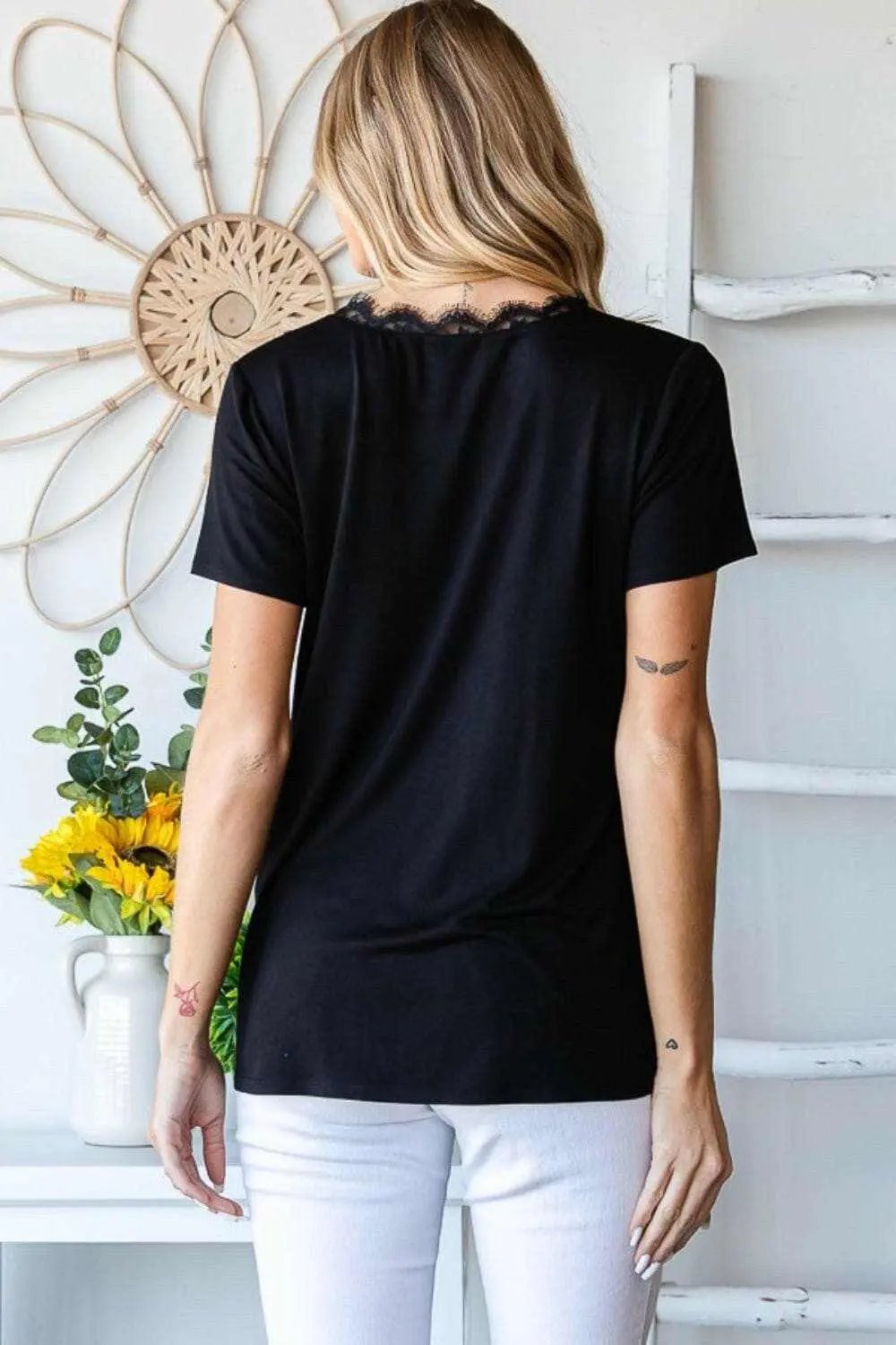 Tendencia de camisetas Trendsi USA - Camiseta de encaje con cuello en V y manga corta de Heimish