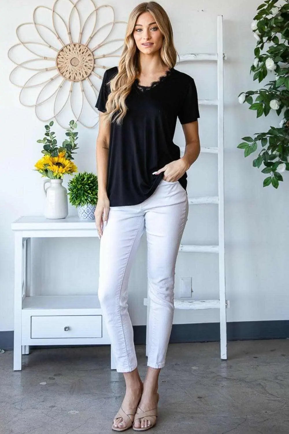Tendencia de camisetas Trendsi USA - Camiseta de encaje con cuello en V y manga corta de Heimish
