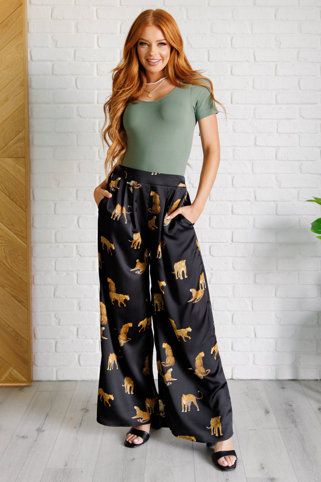 Pantalones anchos de satén de leopardo Legendario