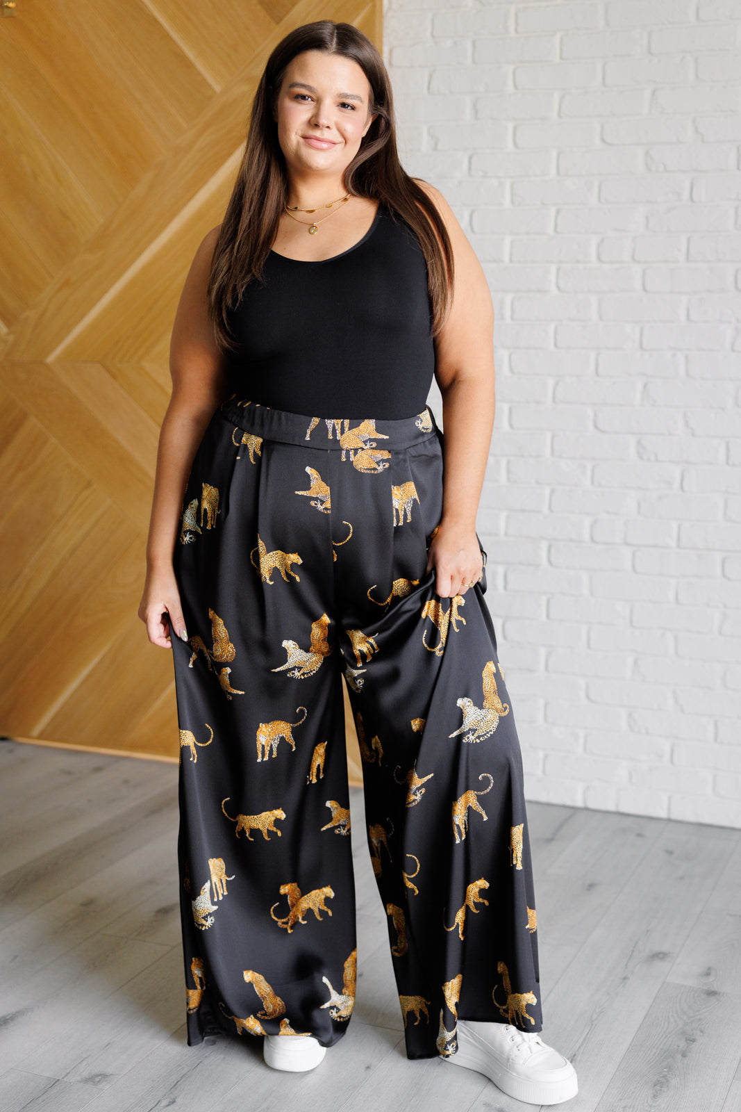 Pantalones anchos de satén de leopardo Legendario