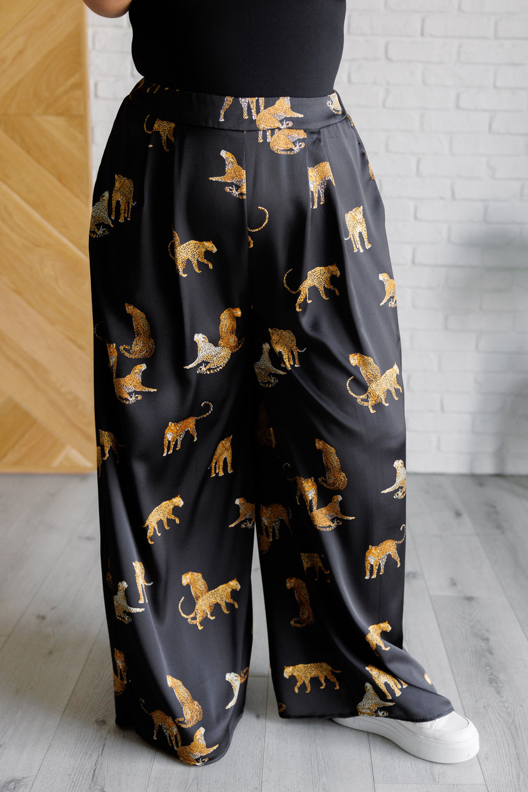 Pantalones anchos de satén de leopardo Legendario
