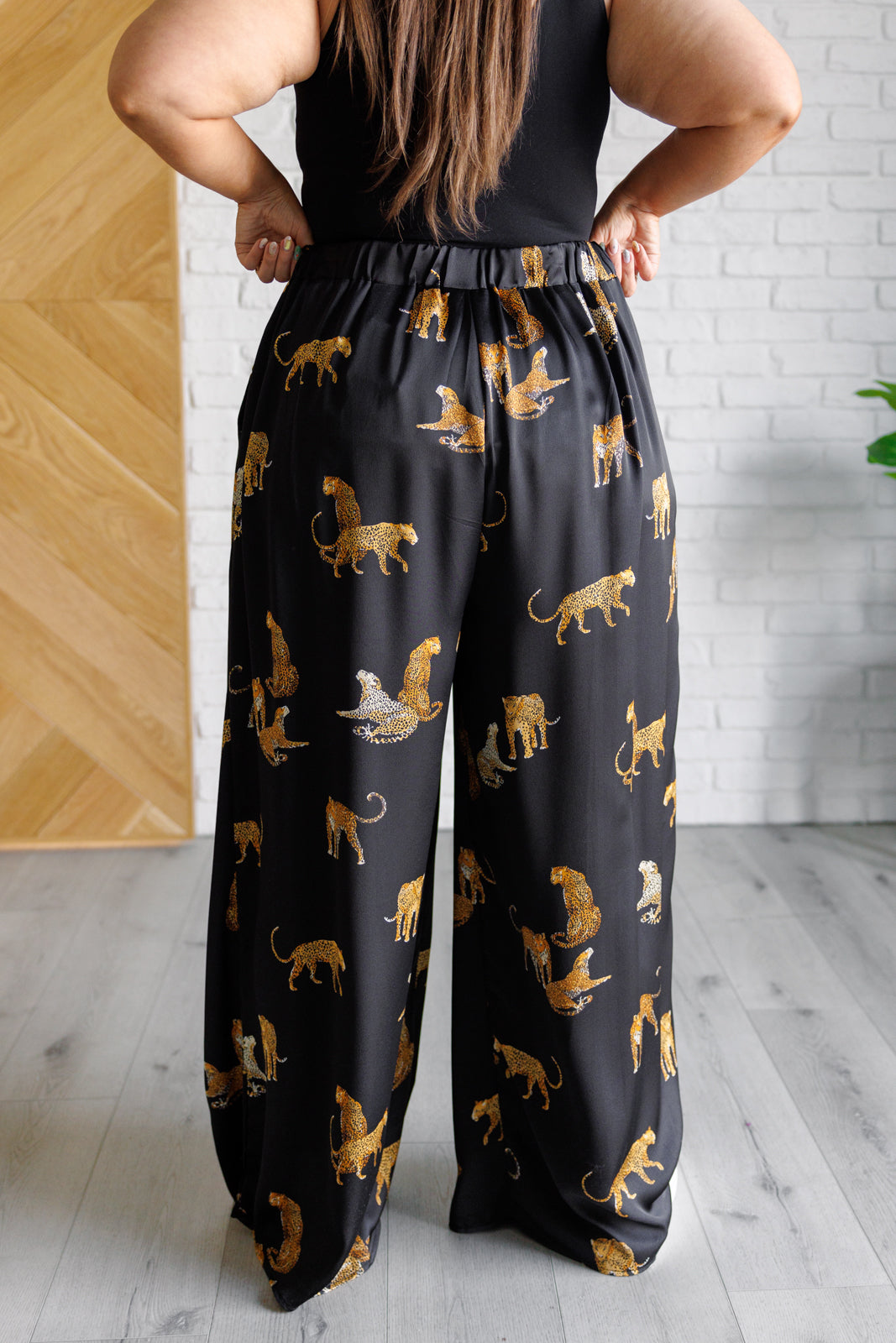 Pantalones anchos de satén de leopardo Legendario