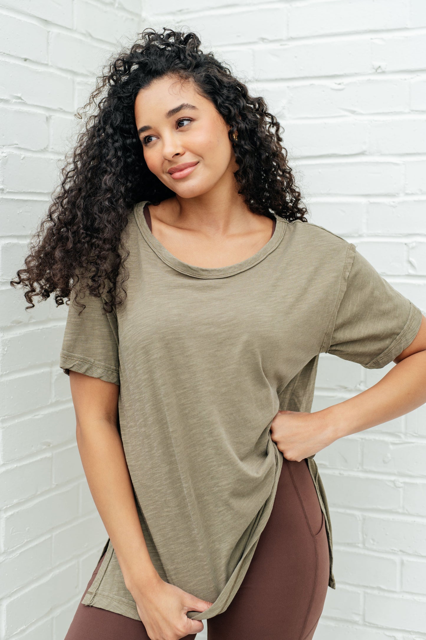Camiseta Let Me Live Relaxed en color Verde Militar