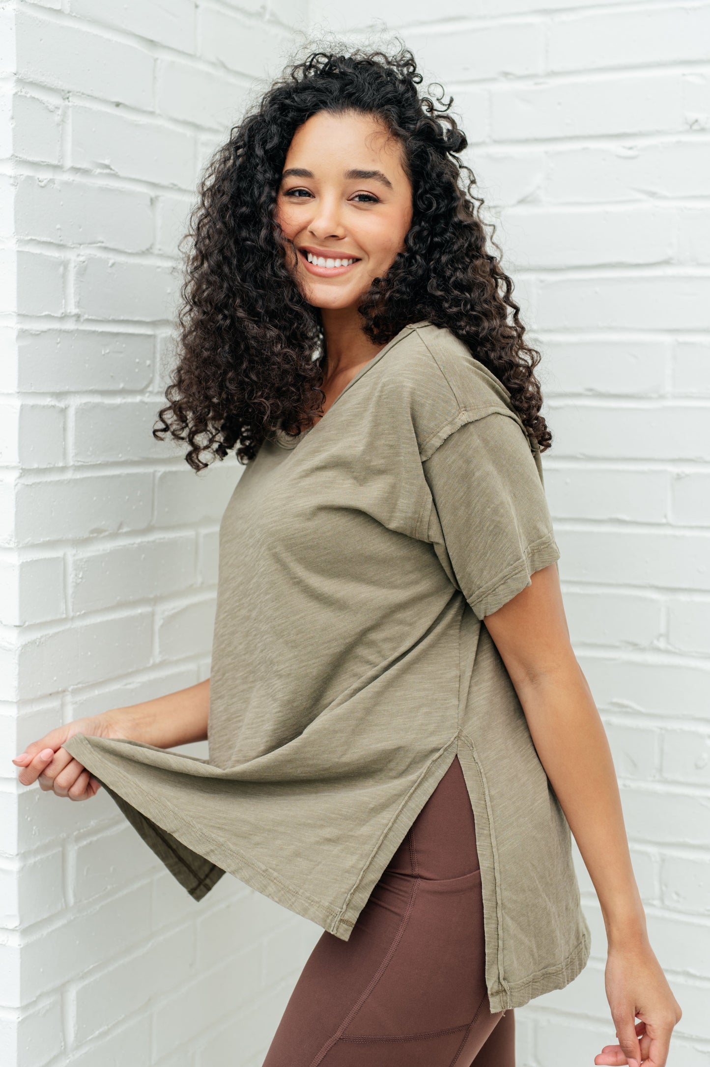 Camiseta Let Me Live Relaxed en color Verde Militar