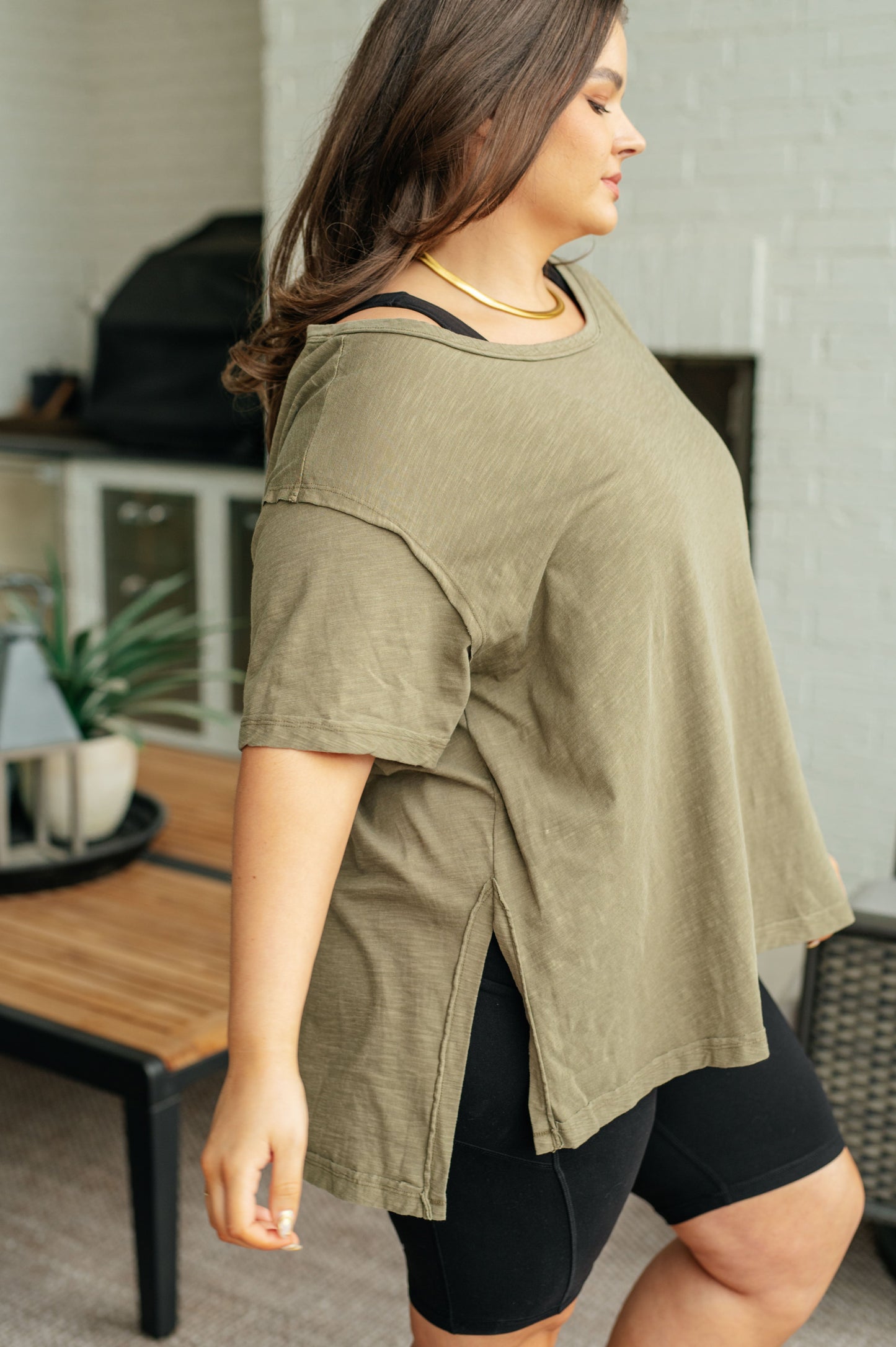 Camiseta Let Me Live Relaxed en color Verde Militar