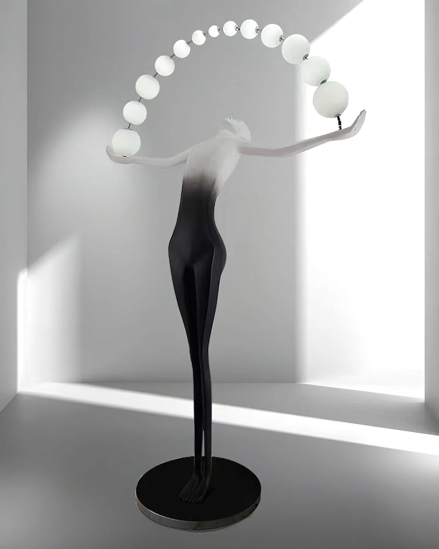Lámpara de pie Liberty Sculpture Figure