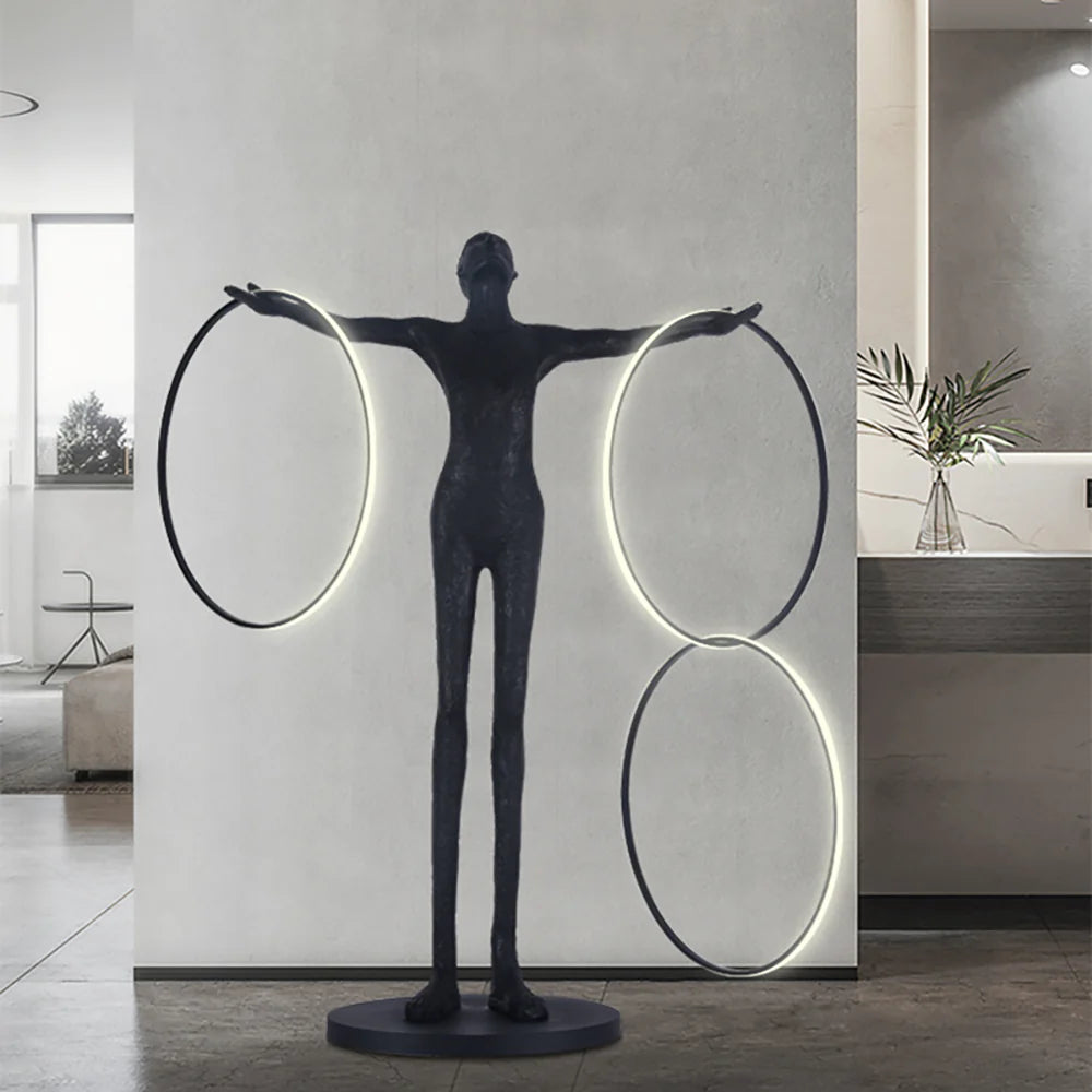 Lámpara de pie con figura de aro de escultura Liva