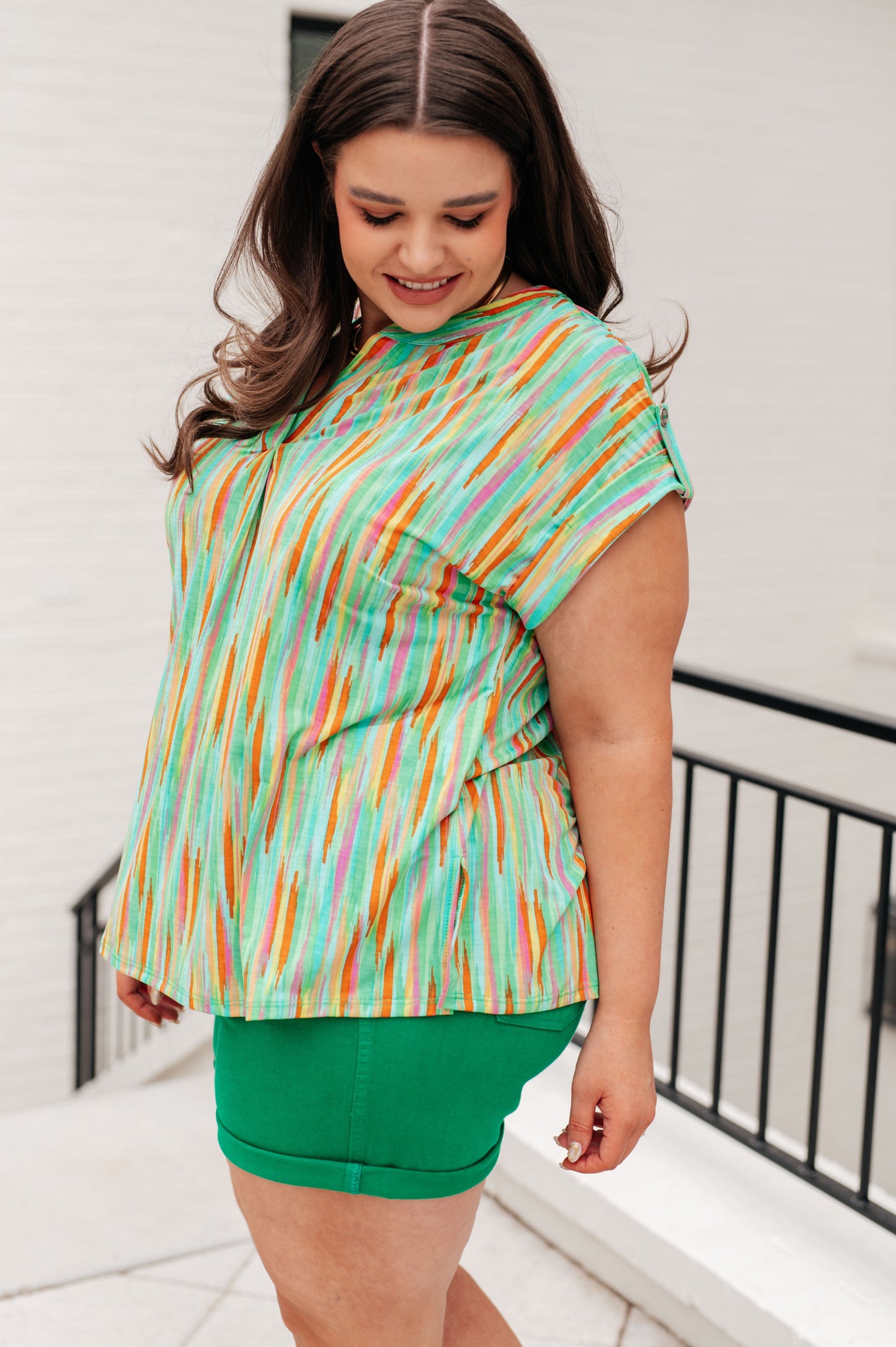 Top Lizzy de manga casquillo a rayas multicolor lima y esmeralda