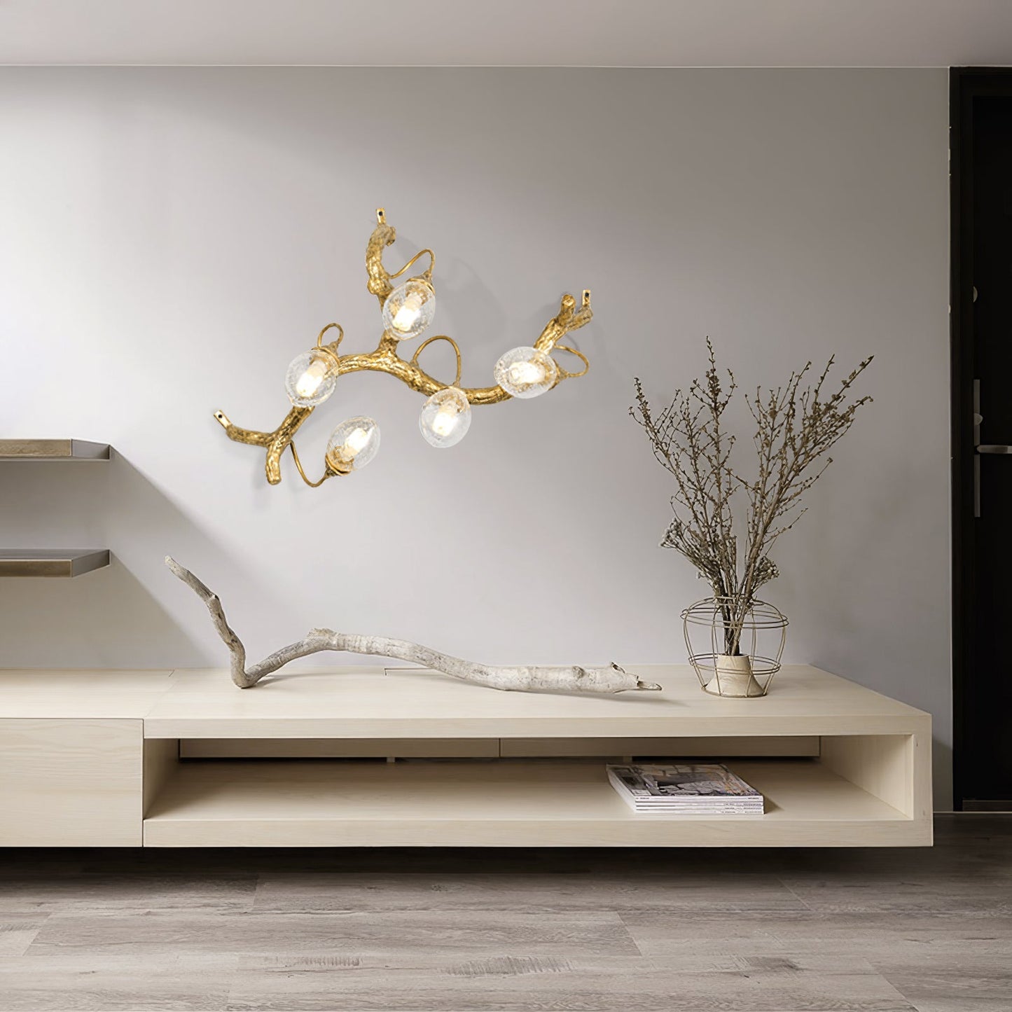 Lámpara de pared de latón Lotus