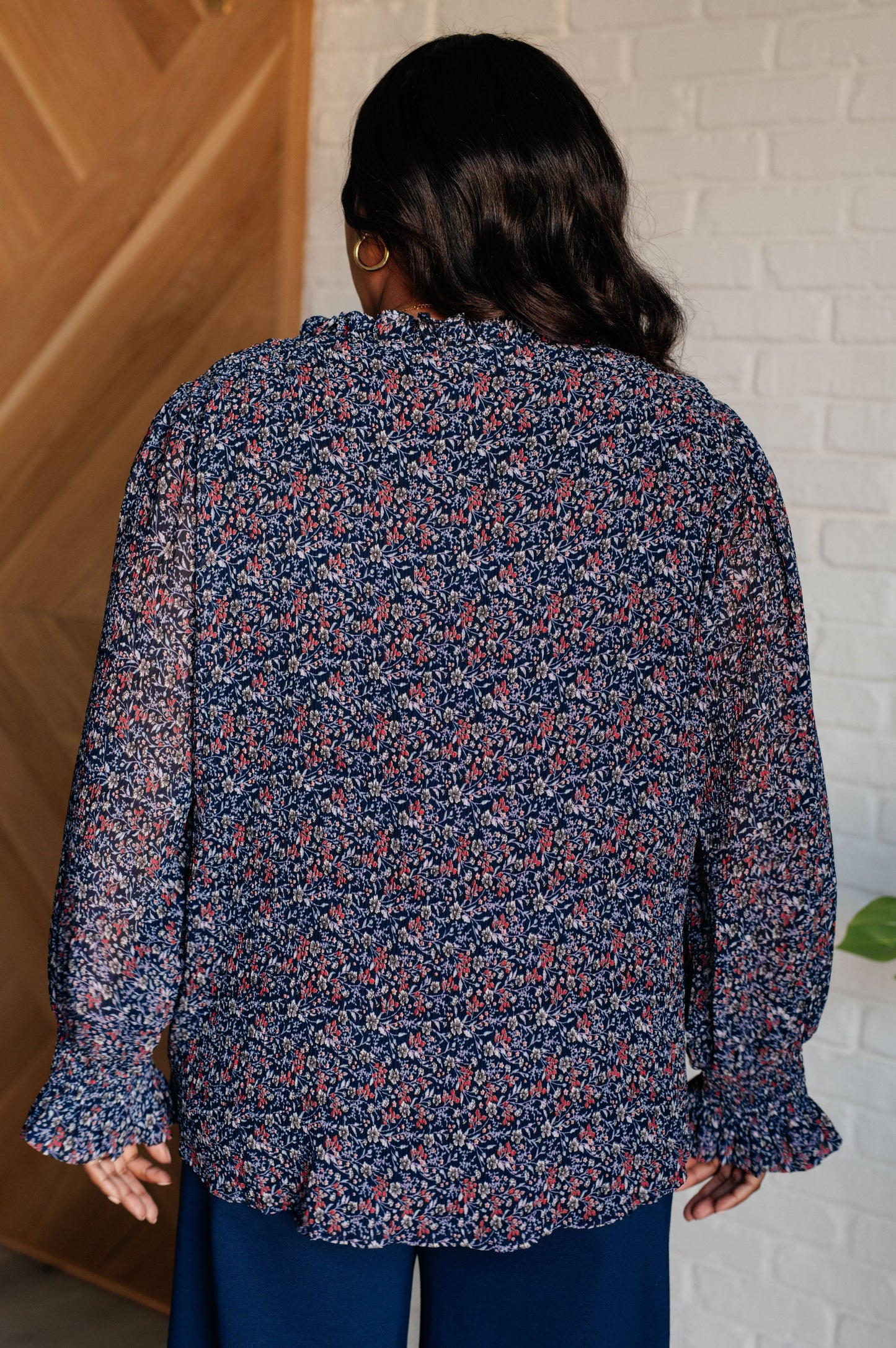 Blusa Lucid Dream con volantes en el cuello, color azul marino