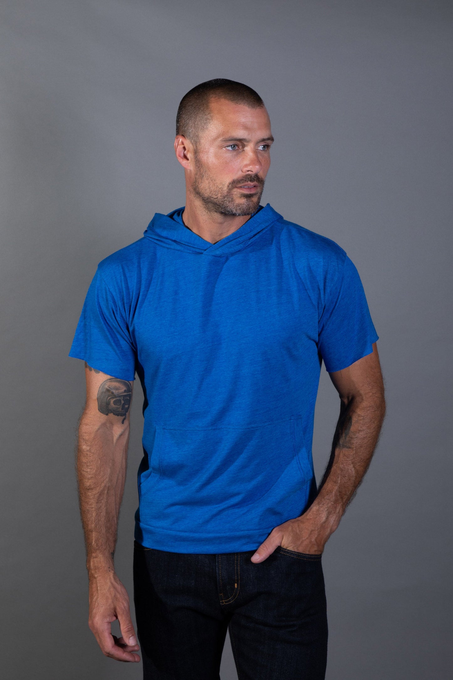 Sudadera con capucha de manga corta de mezcla de lino para hombre