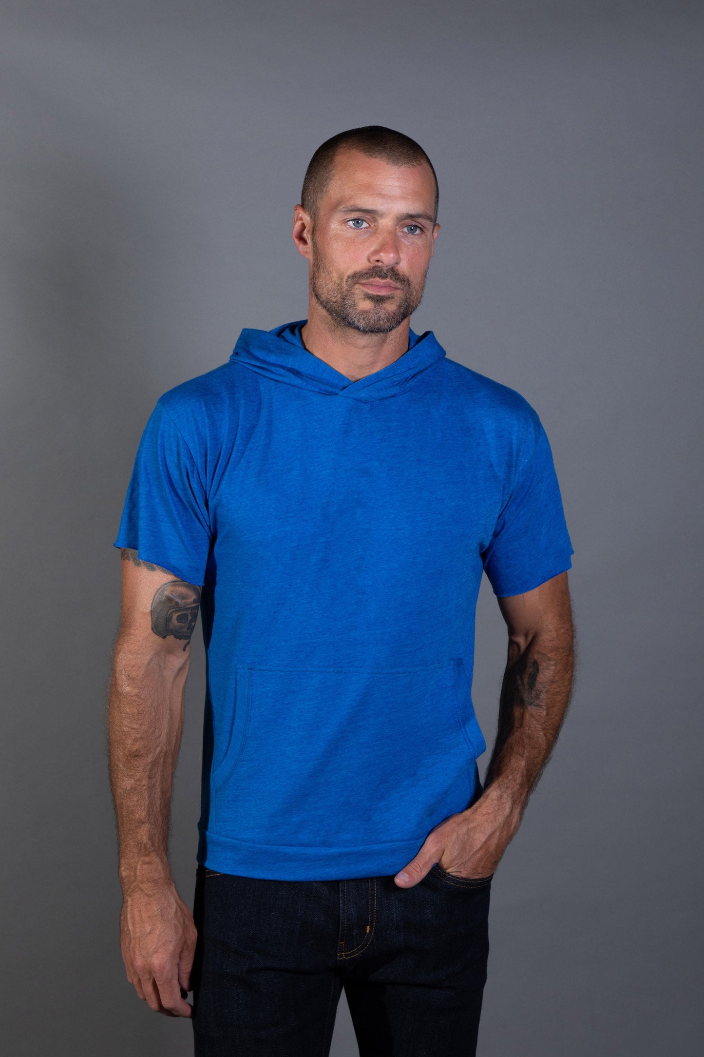Sudadera con capucha de manga corta de mezcla de lino para hombre