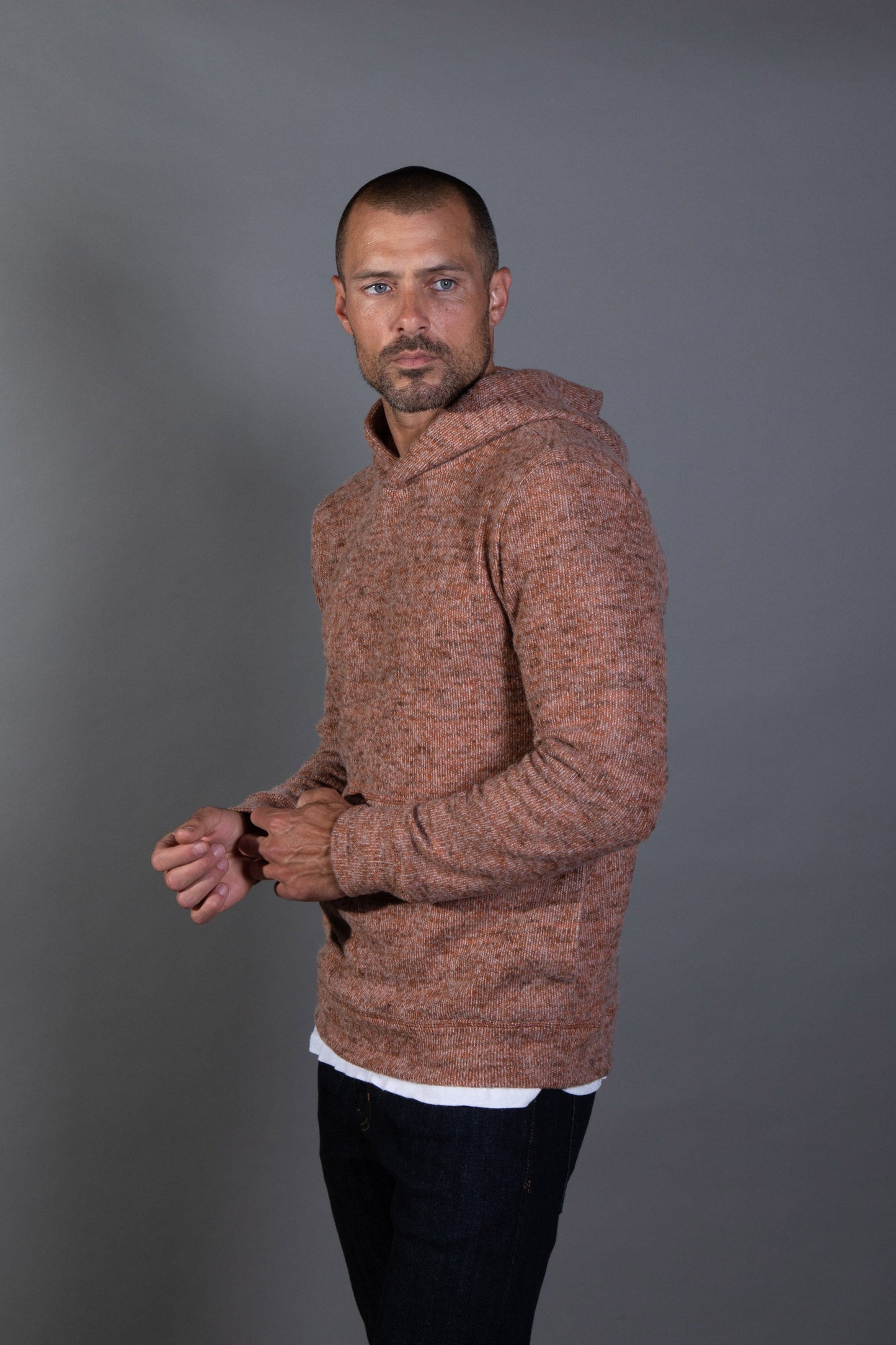 Sudadera con capucha de punto suave jaspeado para hombre
