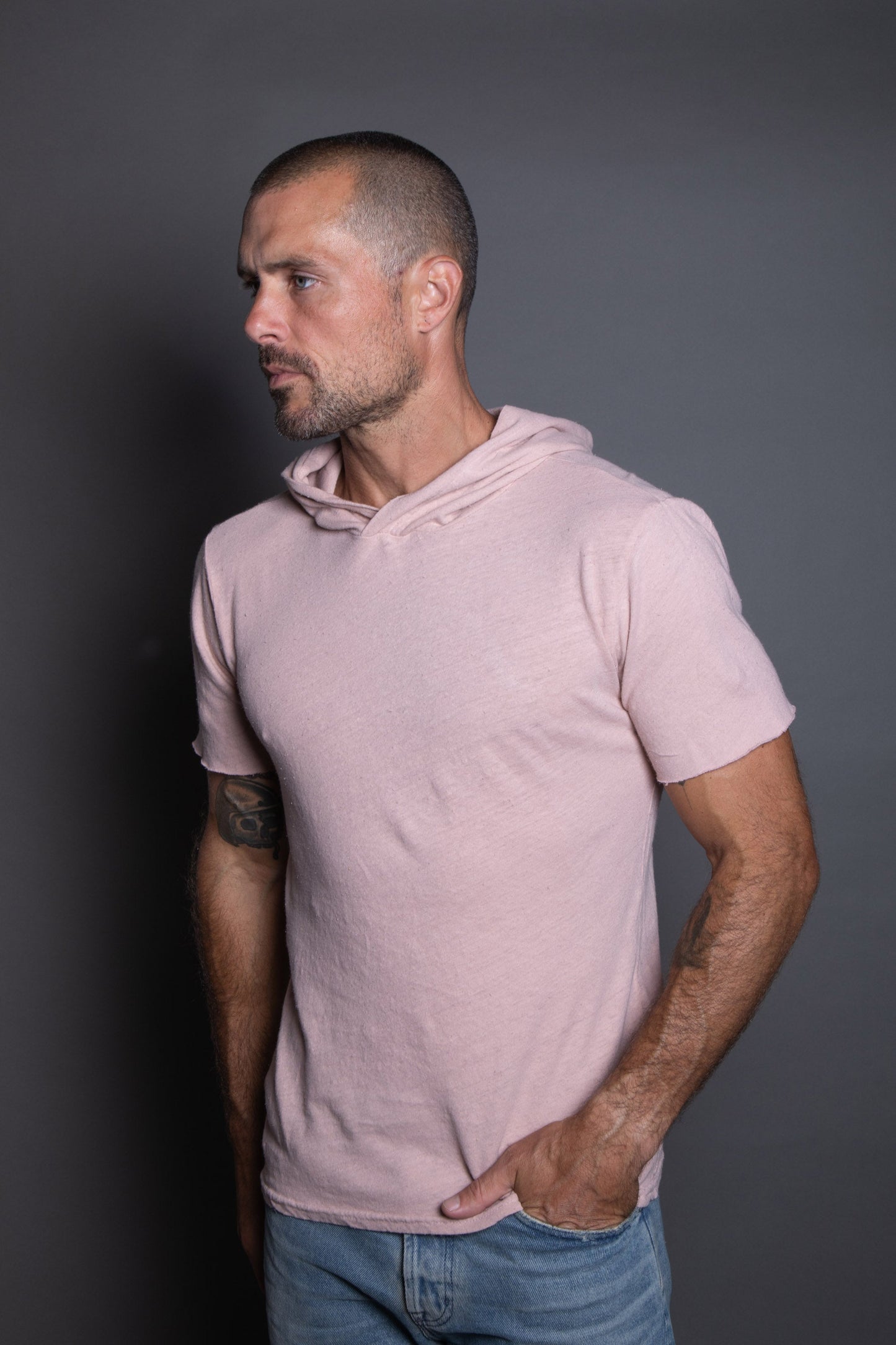 Sudadera con capucha de manga corta de mezcla de lino para hombre