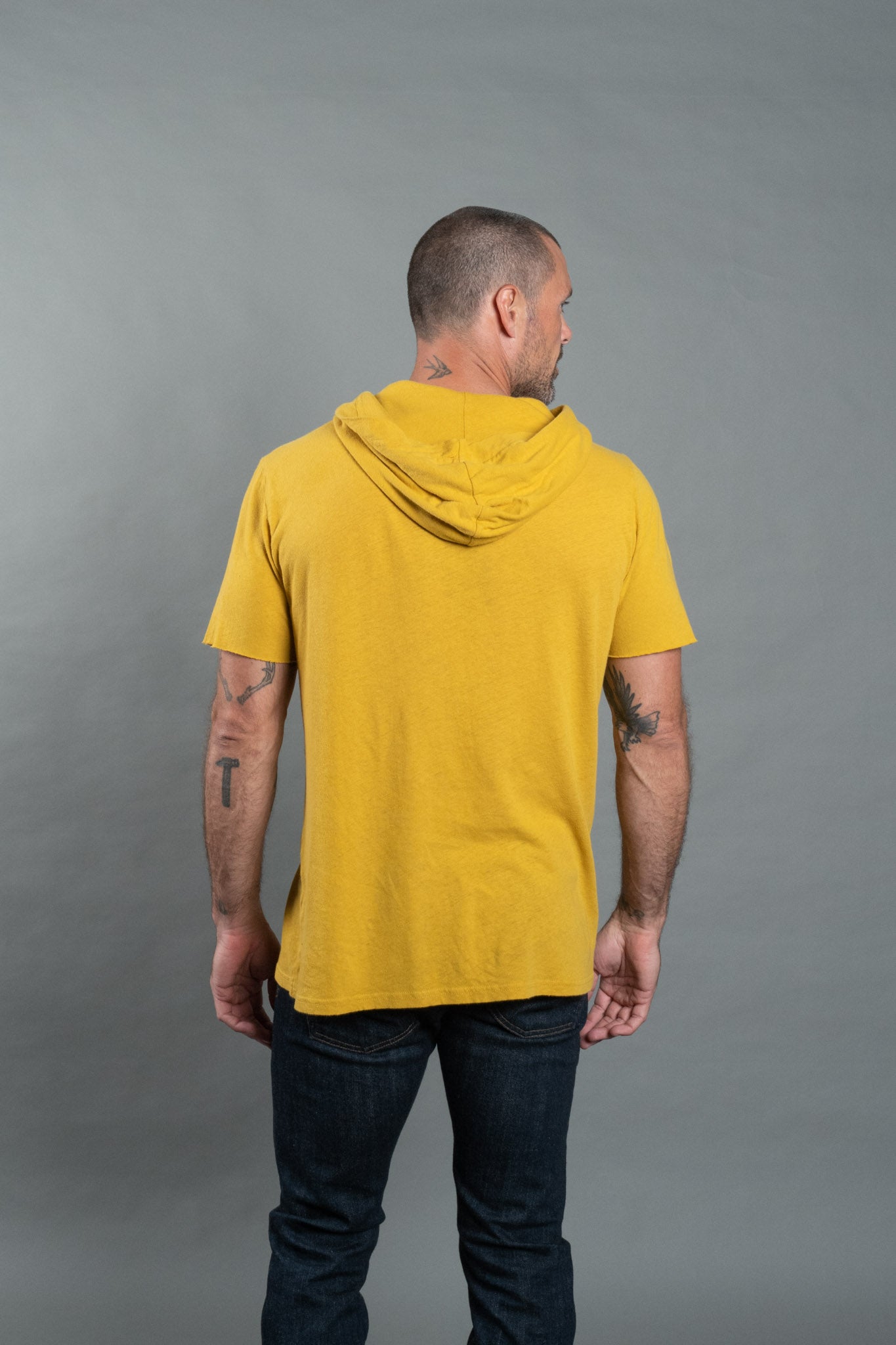 Sudadera con capucha de manga corta de mezcla de lino para hombre